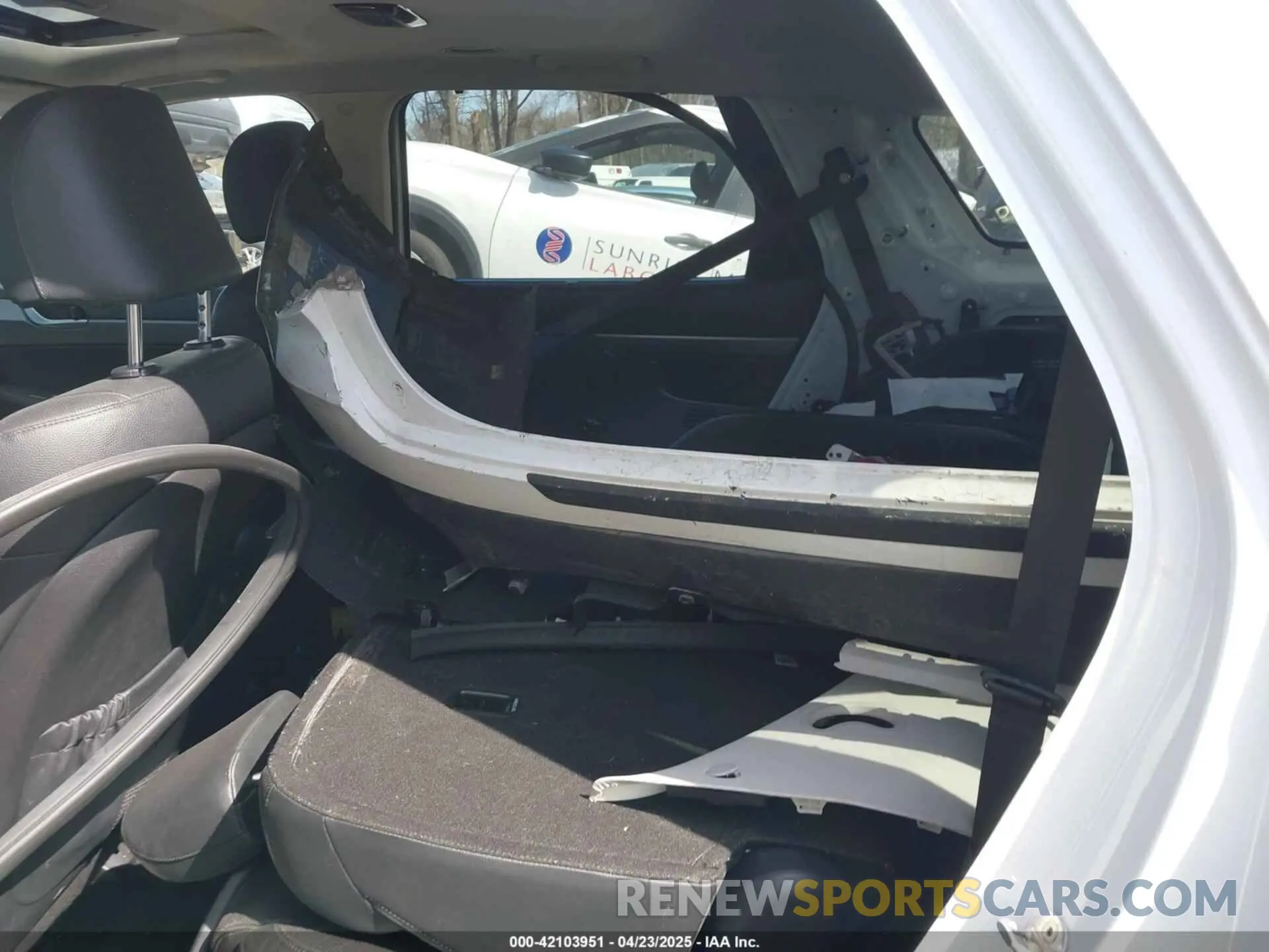 8 Photograph of a damaged car KM8R4DHE5LU066006 HYUNDAI PALISADE 2020