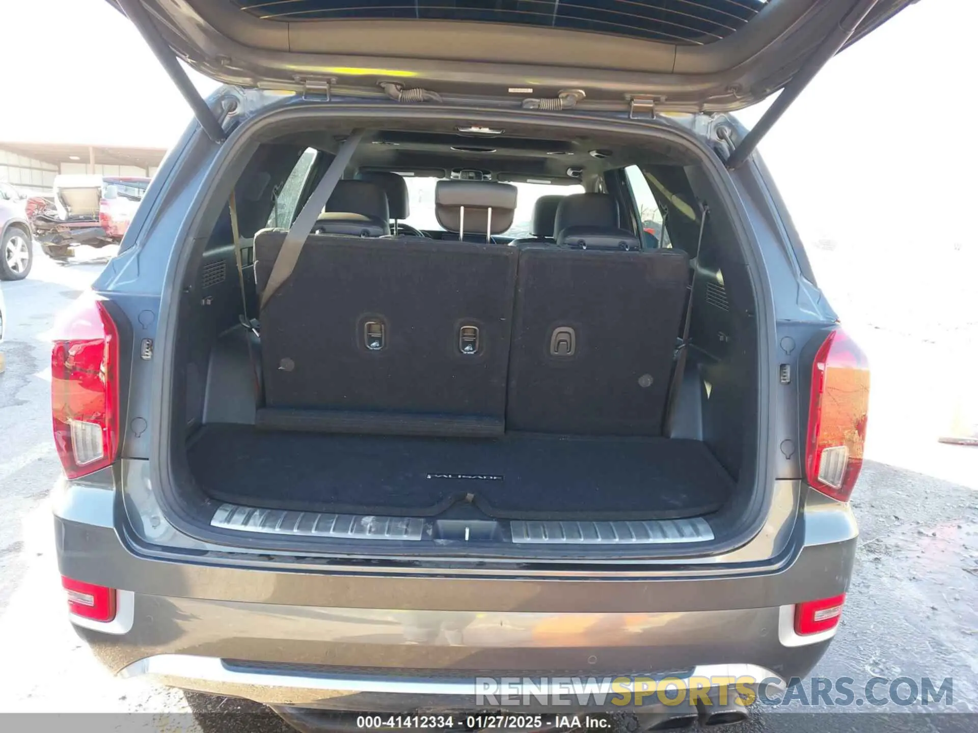 17 Photograph of a damaged car KM8R5DHE2LU120116 HYUNDAI PALISADE 2020