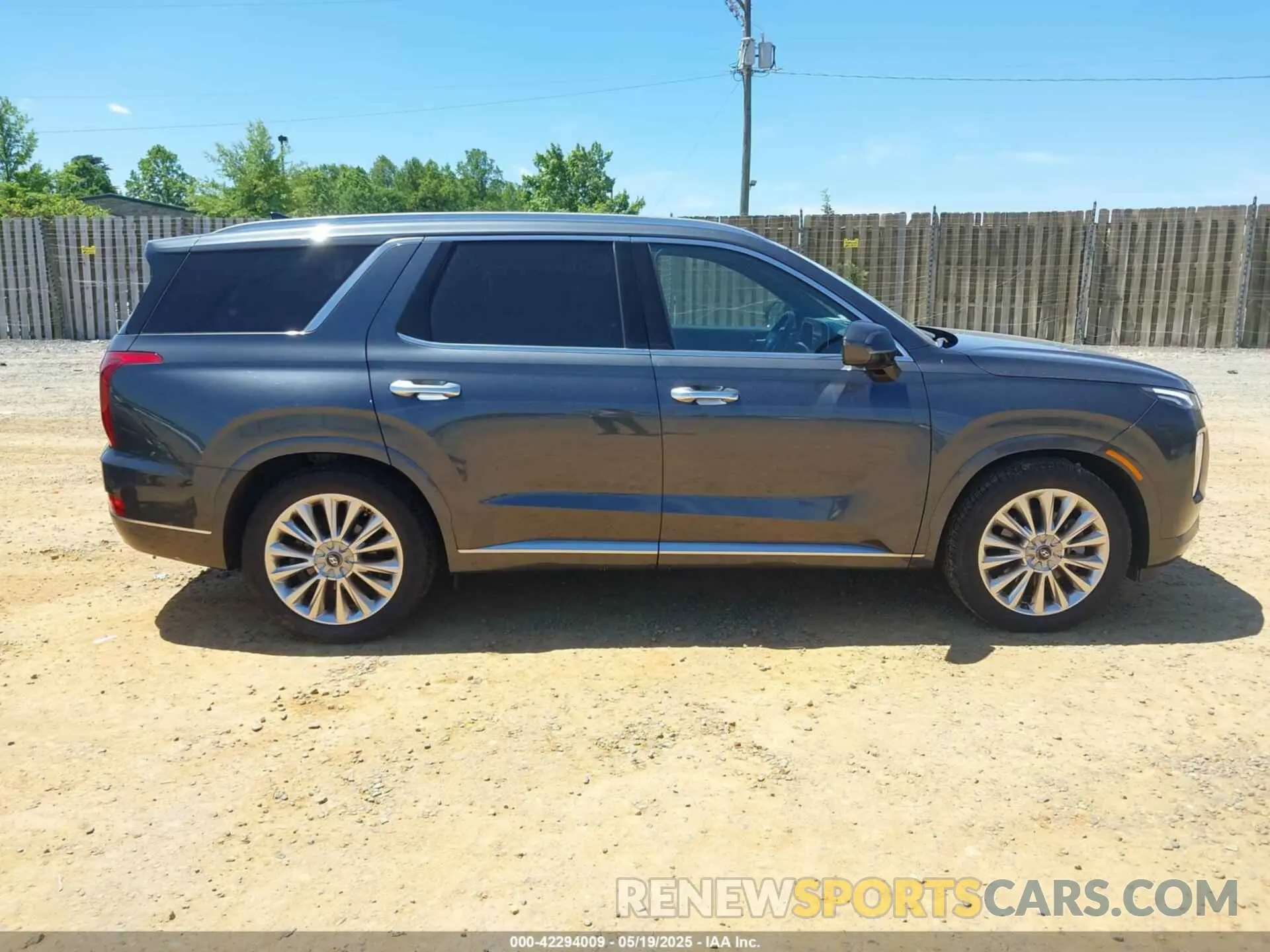 13 Photograph of a damaged car KM8R5DHE4LU082503 HYUNDAI PALISADE 2020