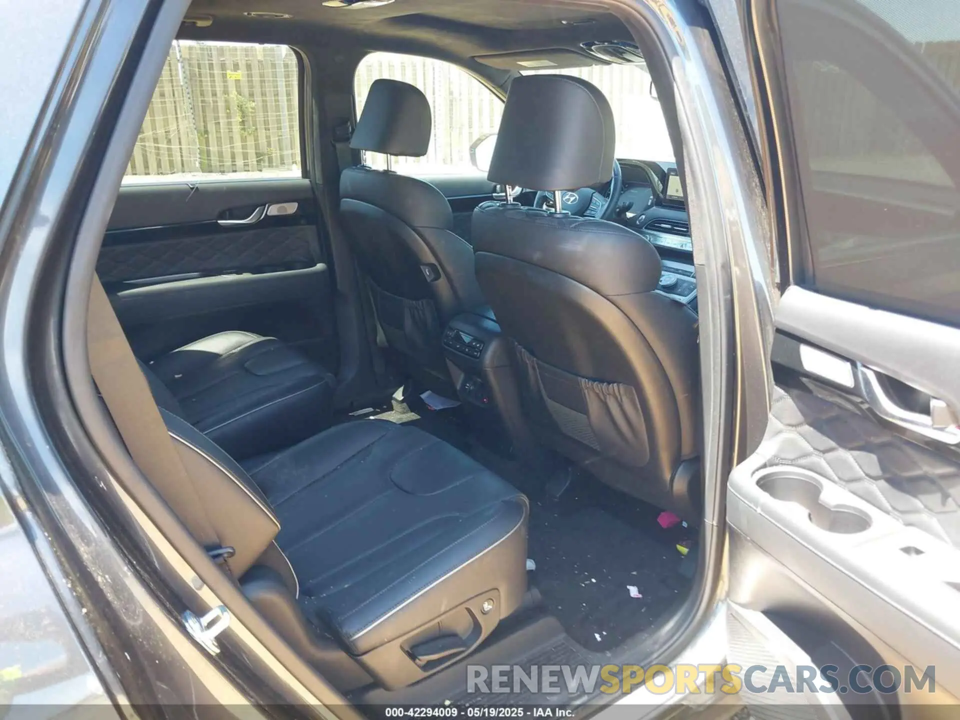 8 Photograph of a damaged car KM8R5DHE4LU082503 HYUNDAI PALISADE 2020