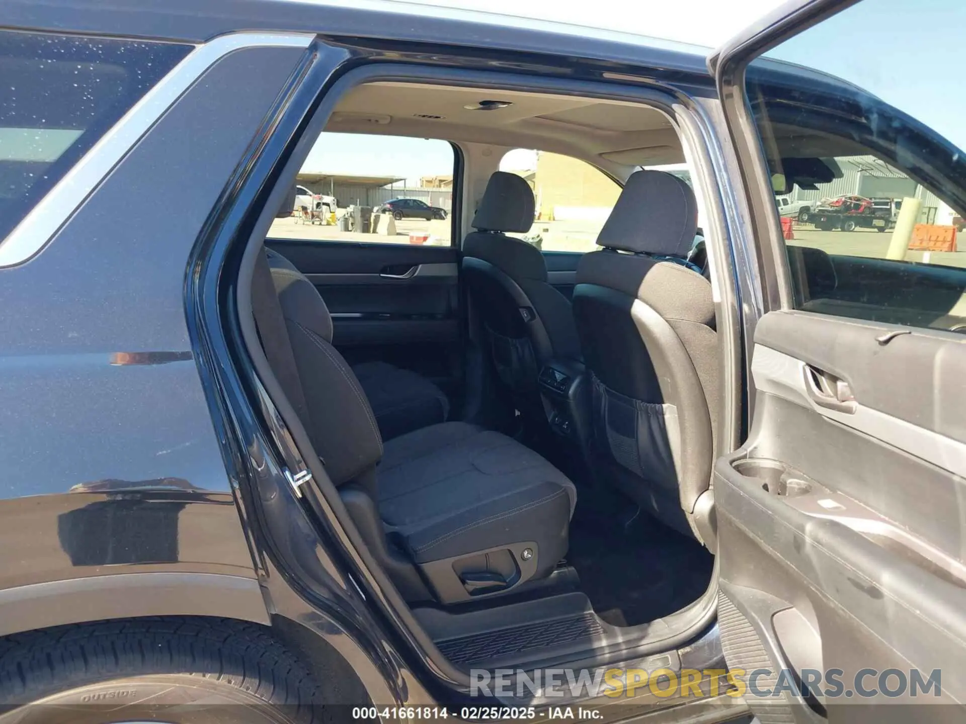 8 Photograph of a damaged car KM8R34HE5MU189101 HYUNDAI PALISADE 2021