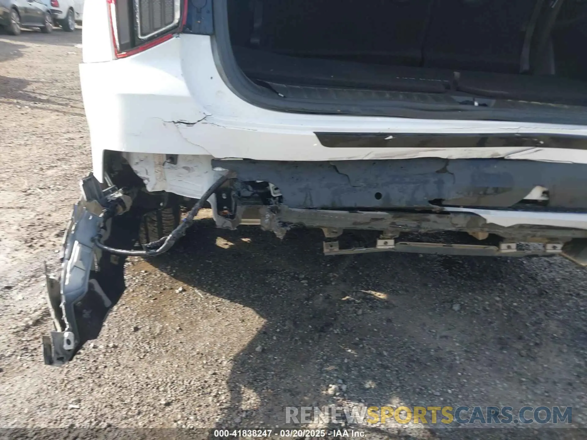 18 Photograph of a damaged car KM8R34HE9MU321177 HYUNDAI PALISADE 2021