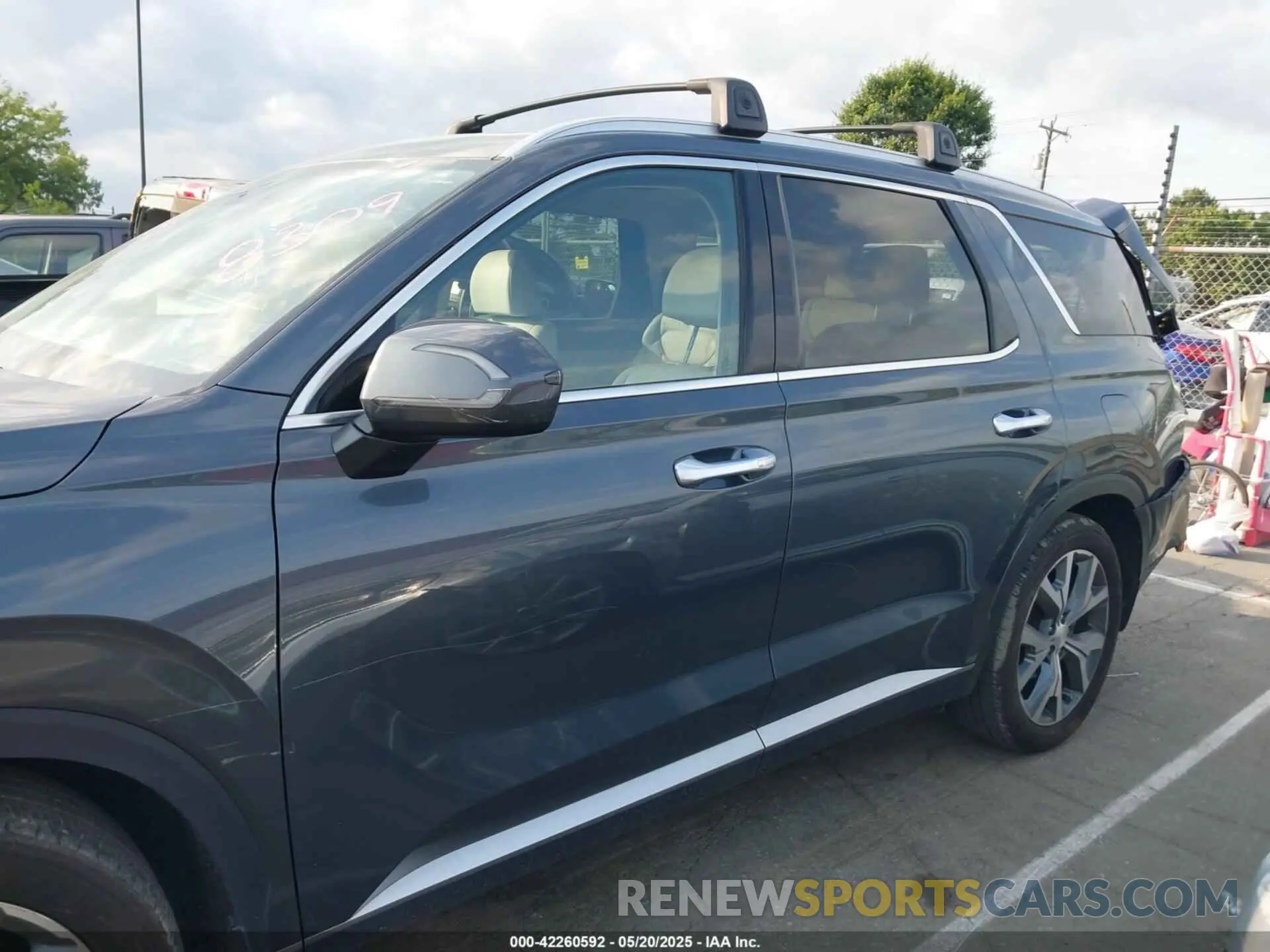 14 Photograph of a damaged car KM8R44HE5MU238309 HYUNDAI PALISADE 2021