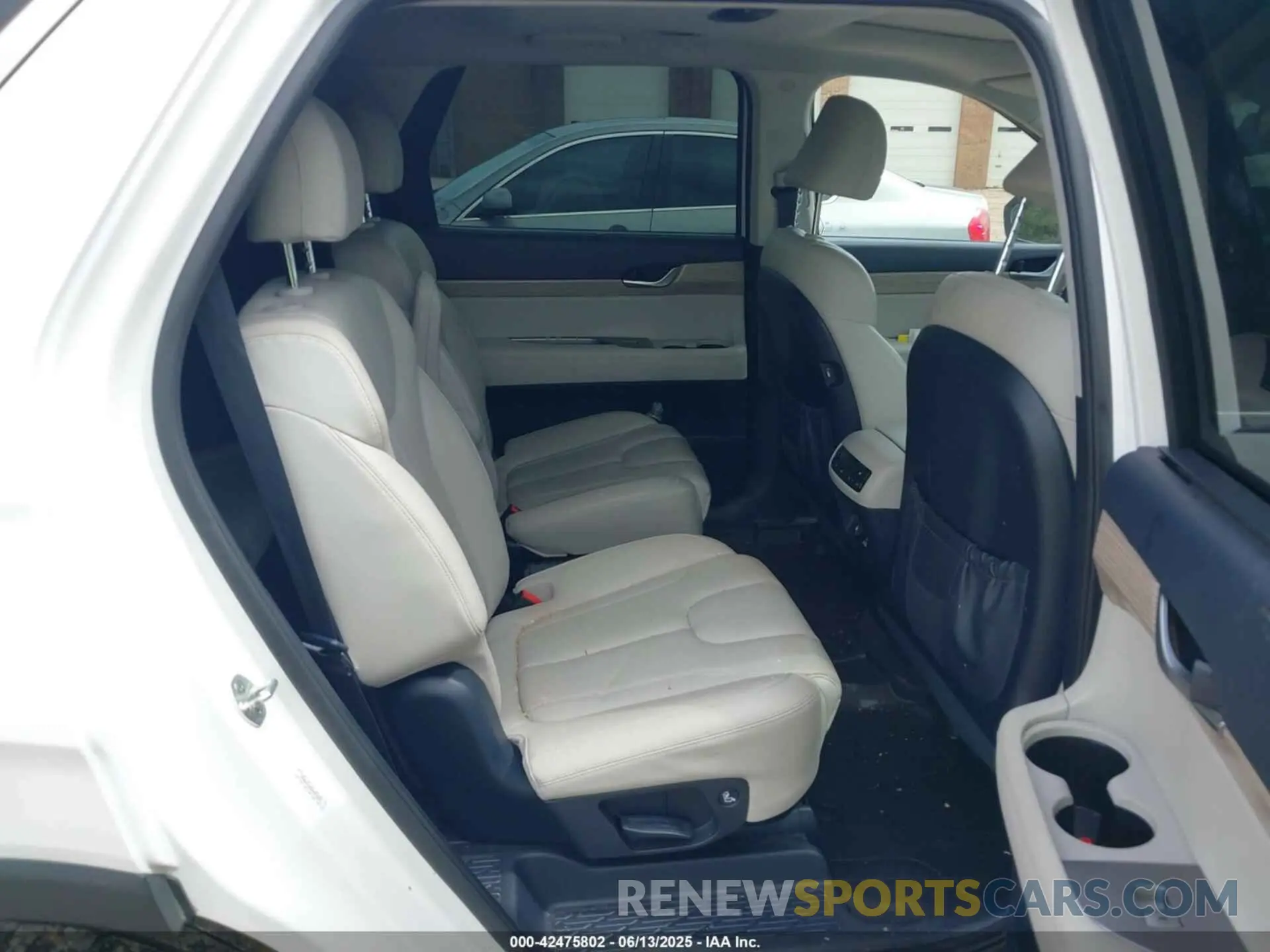 8 Photograph of a damaged car KM8R44HE6MU228291 HYUNDAI PALISADE 2021