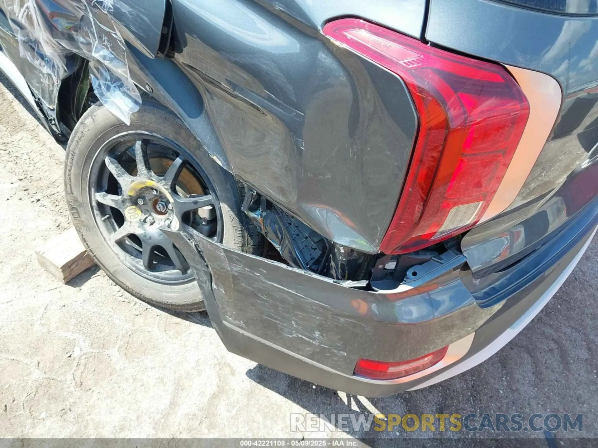 18 Photograph of a damaged car KM8R4DHE2MU184984 HYUNDAI PALISADE 2021