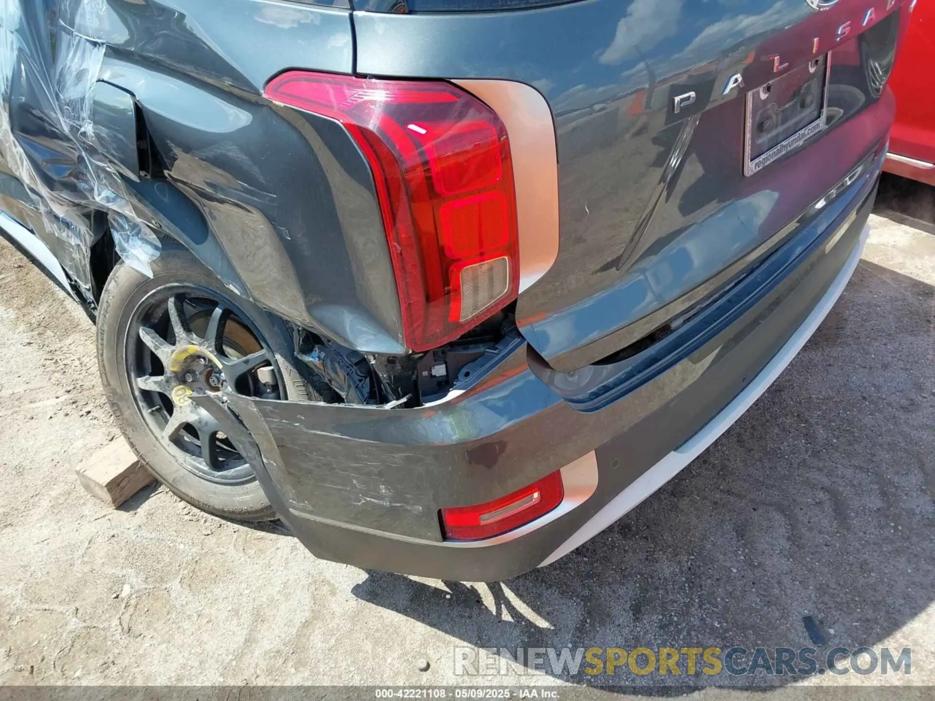 19 Photograph of a damaged car KM8R4DHE2MU184984 HYUNDAI PALISADE 2021