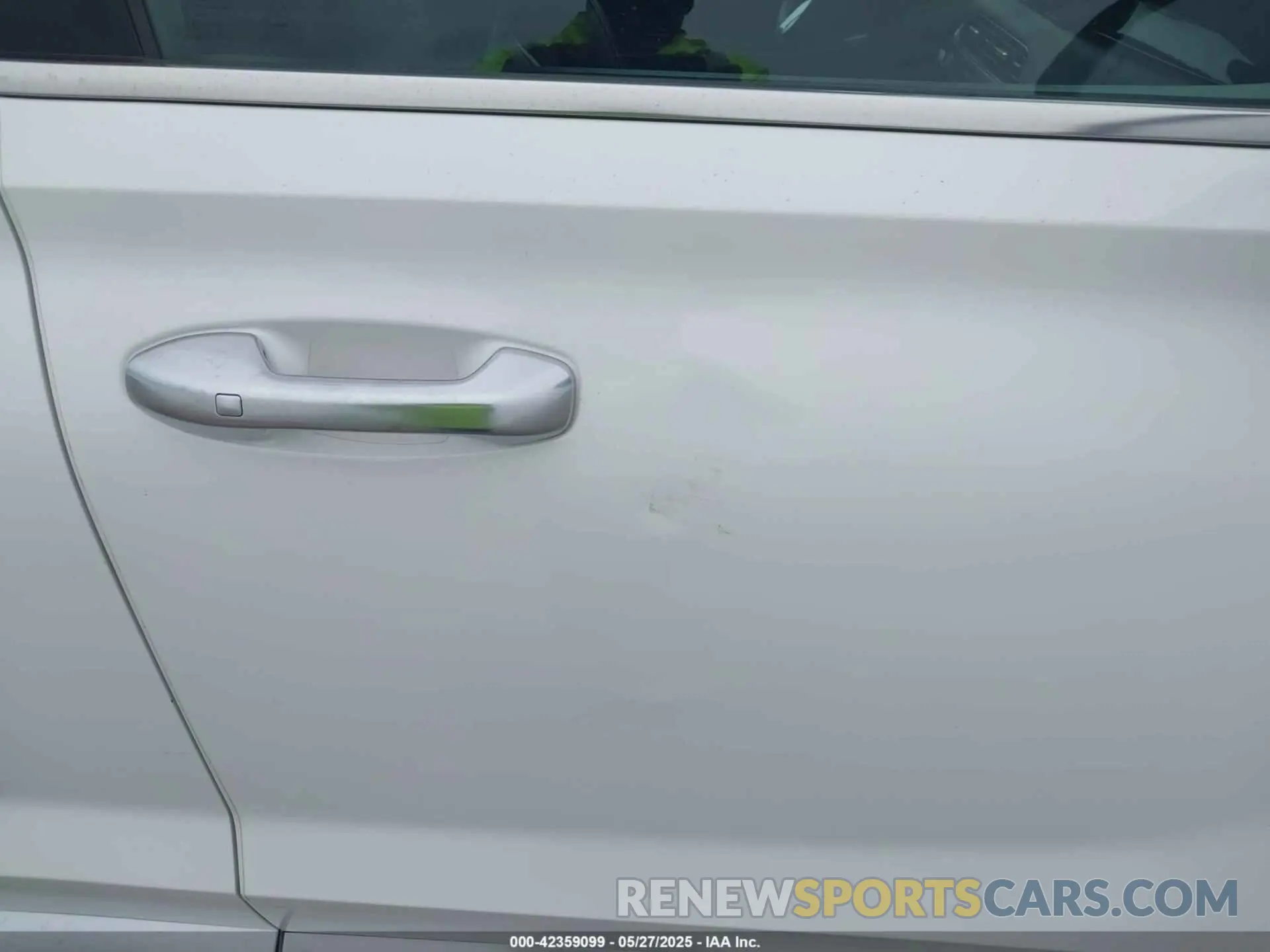 19 Photograph of a damaged car KM8R74HE1MU253459 HYUNDAI PALISADE 2021