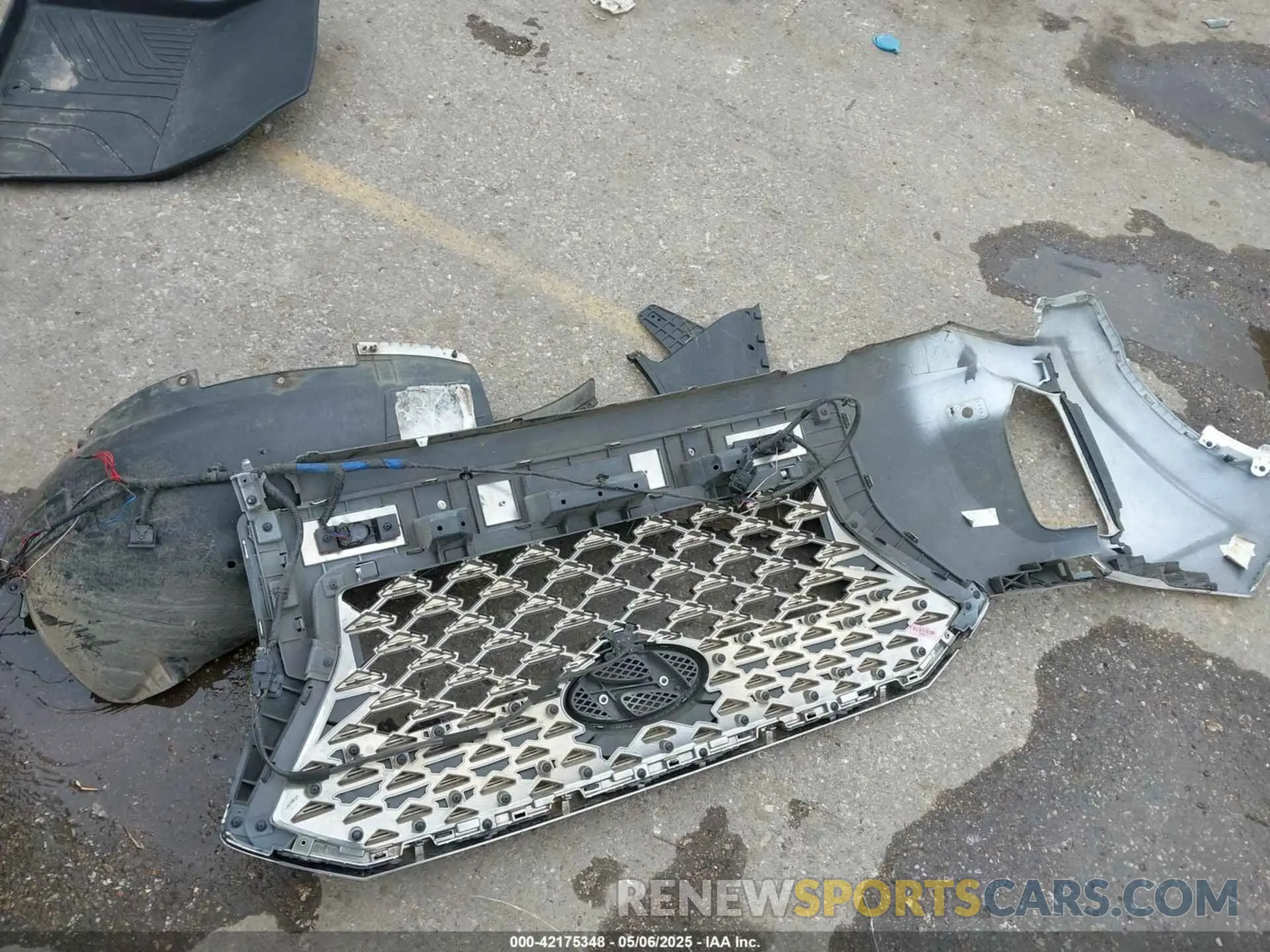11 Photograph of a damaged car KM8R74HEXMU256974 HYUNDAI PALISADE 2021