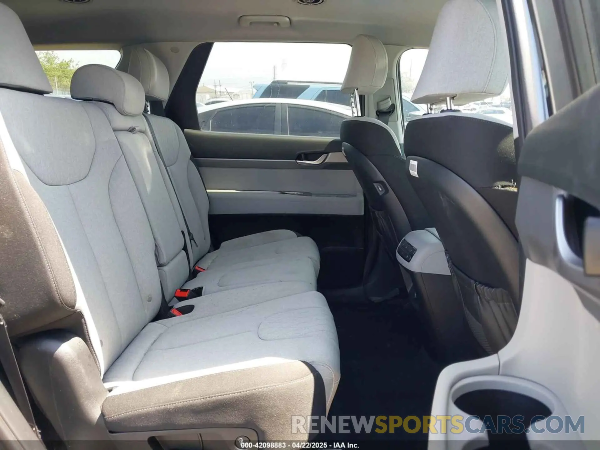 8 Photograph of a damaged car KM8R14HE2NU483403 HYUNDAI PALISADE 2022