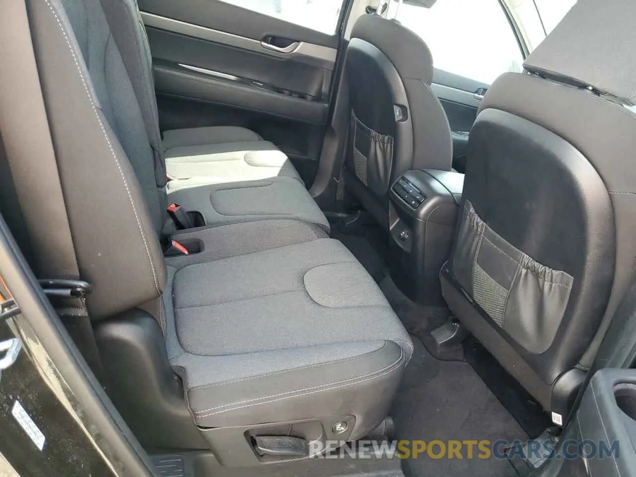 11 Photograph of a damaged car KM8R14HE8NU449613 HYUNDAI PALISADE 2022