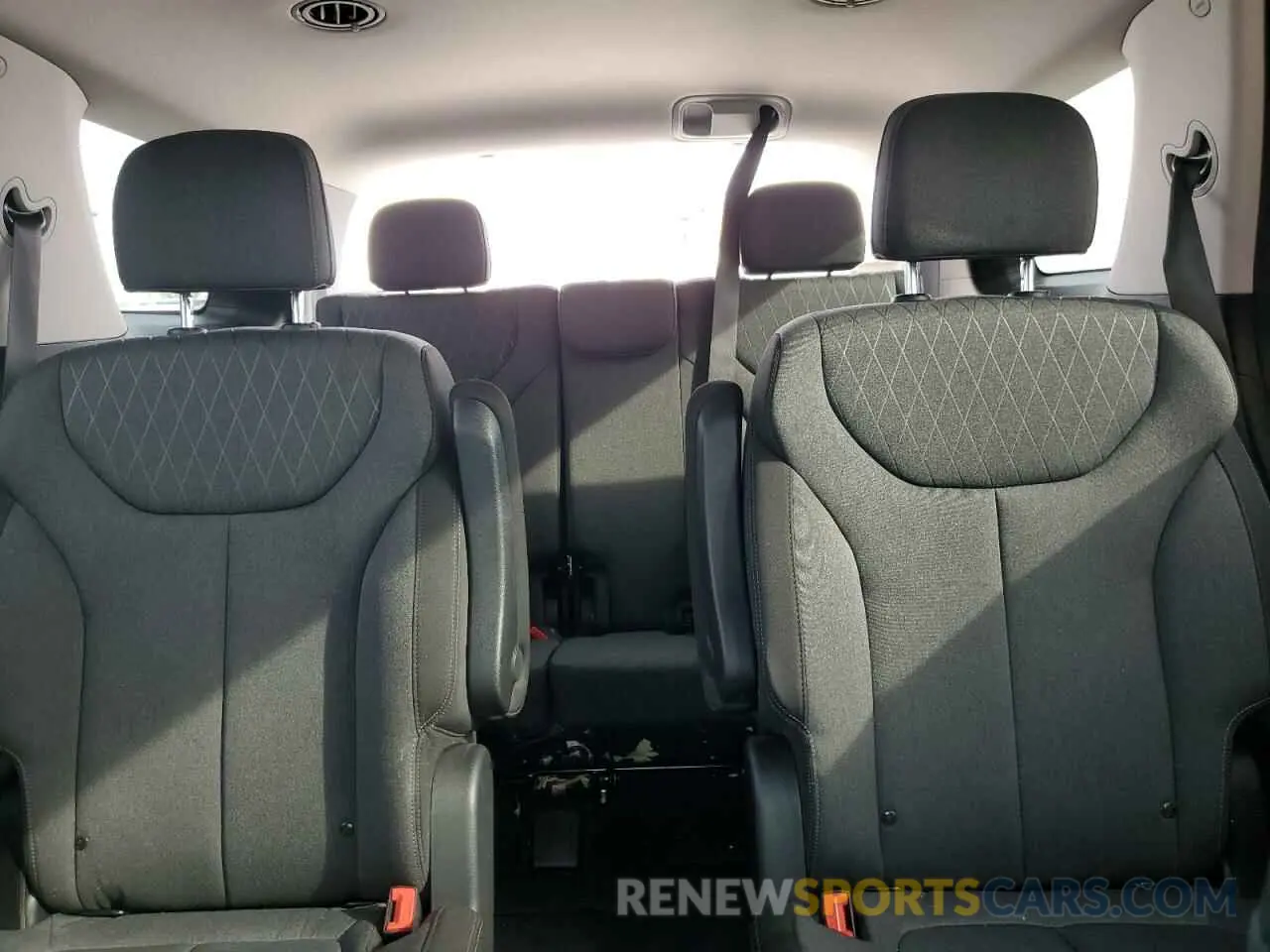 10 Photograph of a damaged car KM8R24HE9NU373610 HYUNDAI PALISADE 2022