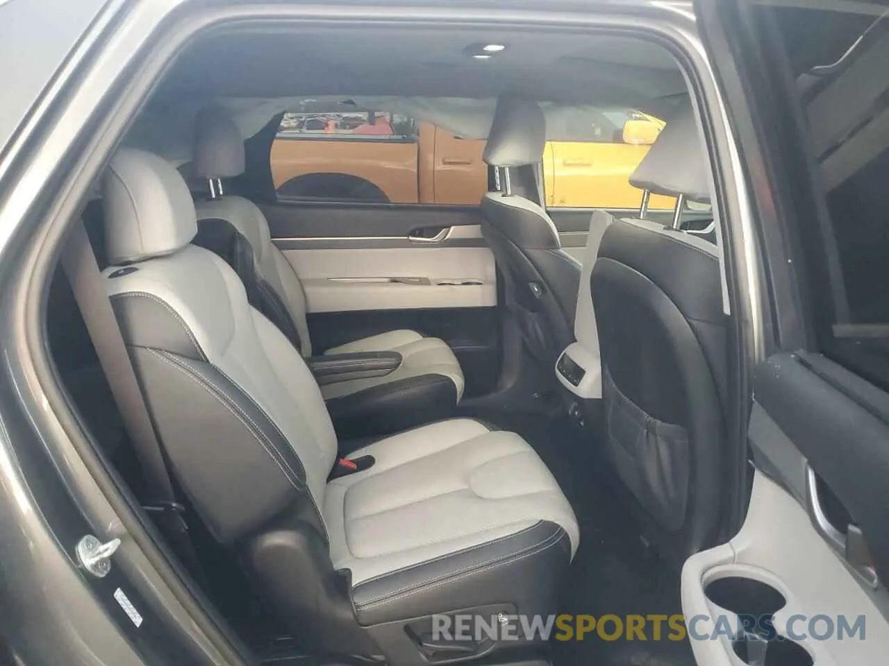 11 Photograph of a damaged car KM8R34HE6NU393861 HYUNDAI PALISADE 2022