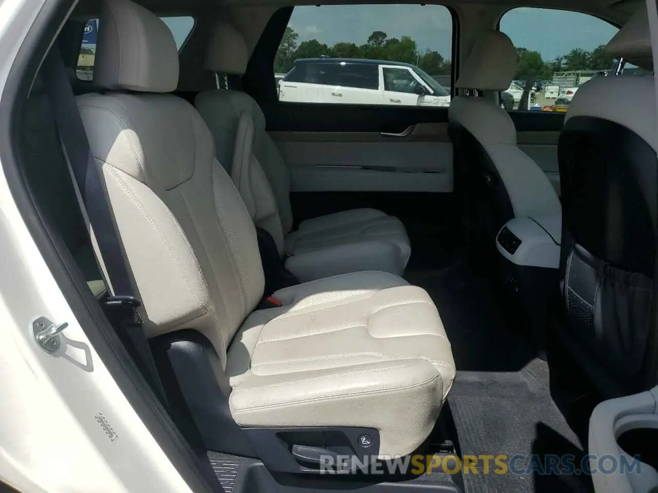 11 Photograph of a damaged car KM8R44HE6NU338369 HYUNDAI PALISADE 2022