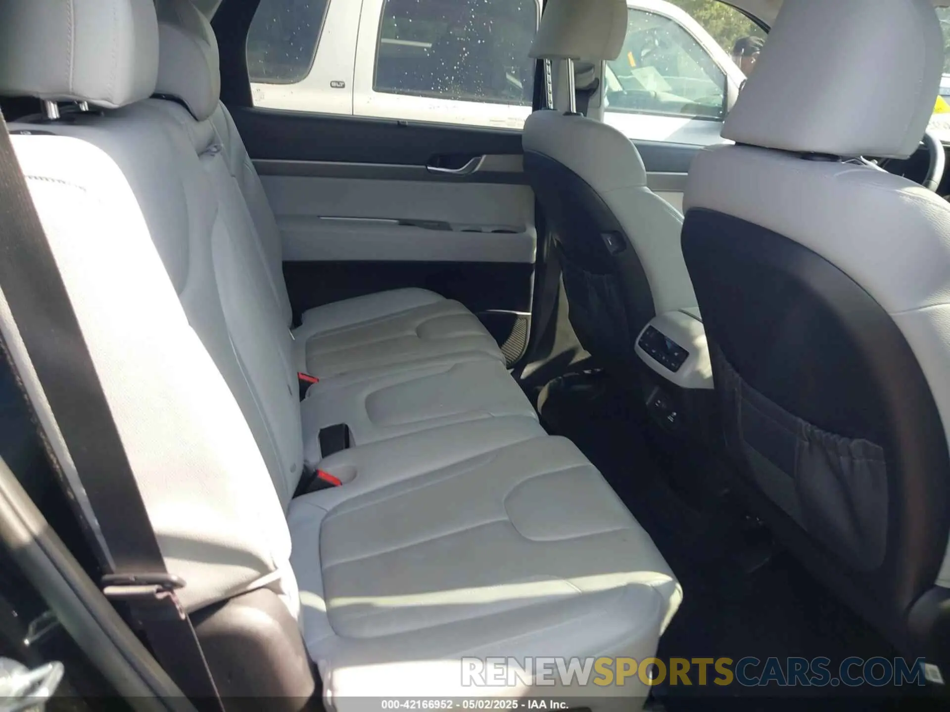 8 Photograph of a damaged car KM8R44HE7NU395180 HYUNDAI PALISADE 2022