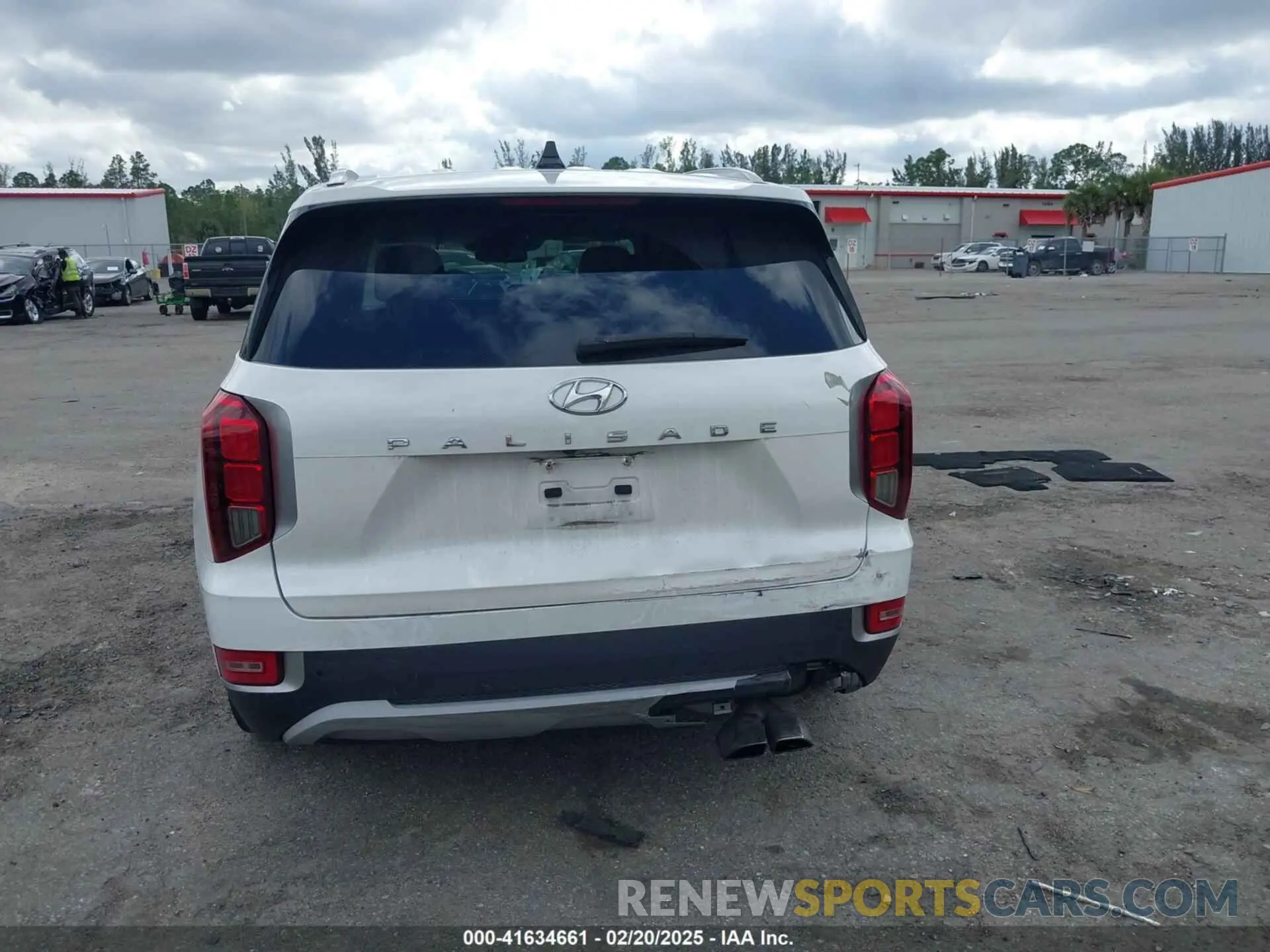 17 Photograph of a damaged car KM8R44HE8NU473904 HYUNDAI PALISADE 2022