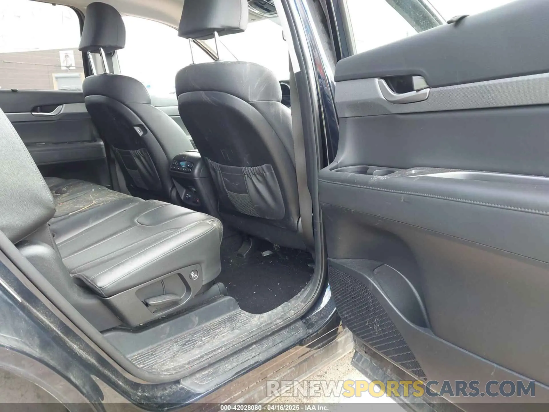 8 Photograph of a damaged car KM8R4DHE3NU457853 HYUNDAI PALISADE 2022
