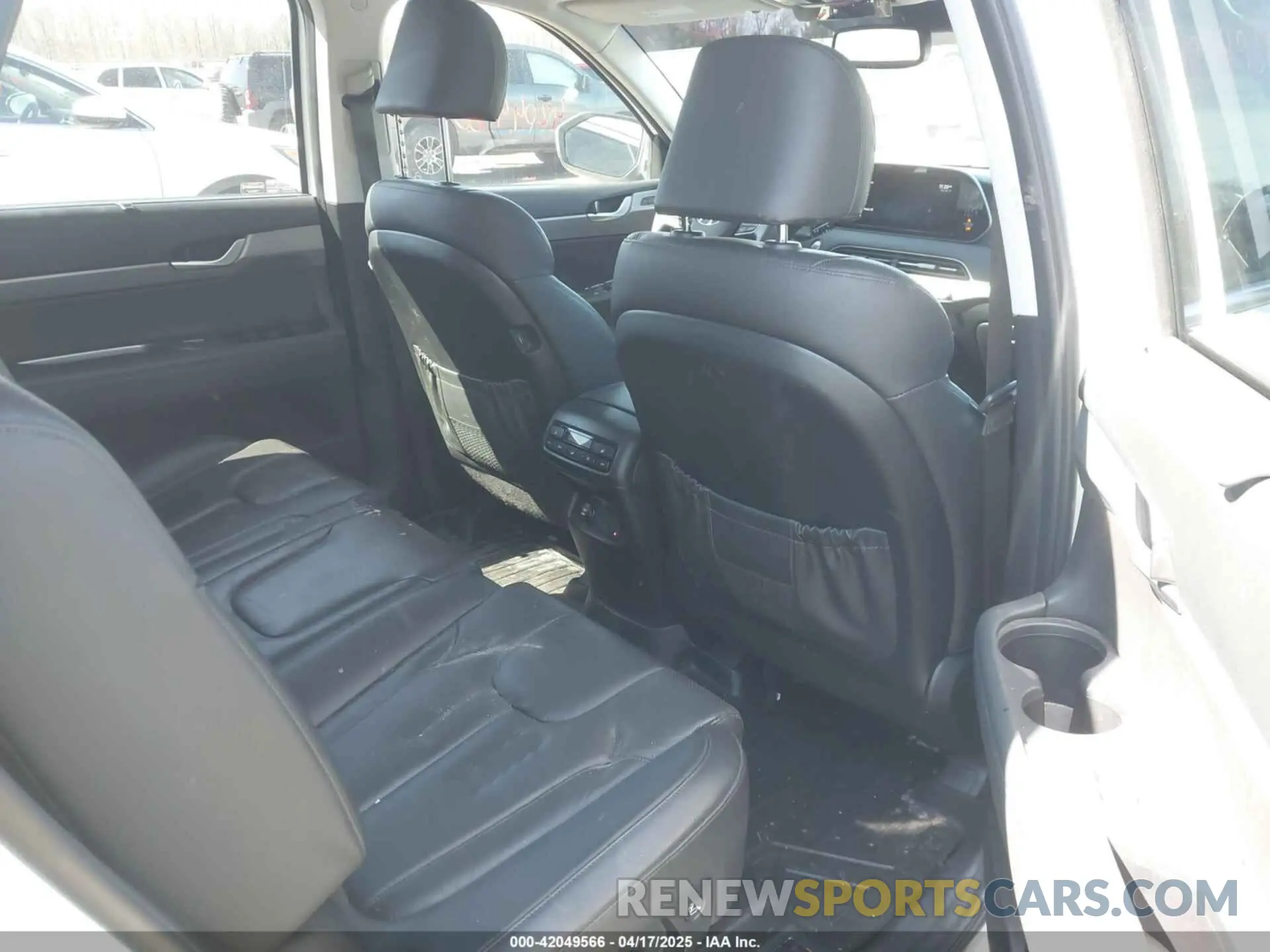 8 Photograph of a damaged car KM8R4DHE6NU426760 HYUNDAI PALISADE 2022