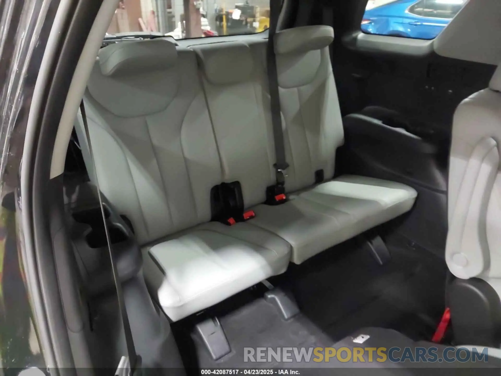 18 Photograph of a damaged car KM8R4DHE7NU374541 HYUNDAI PALISADE 2022