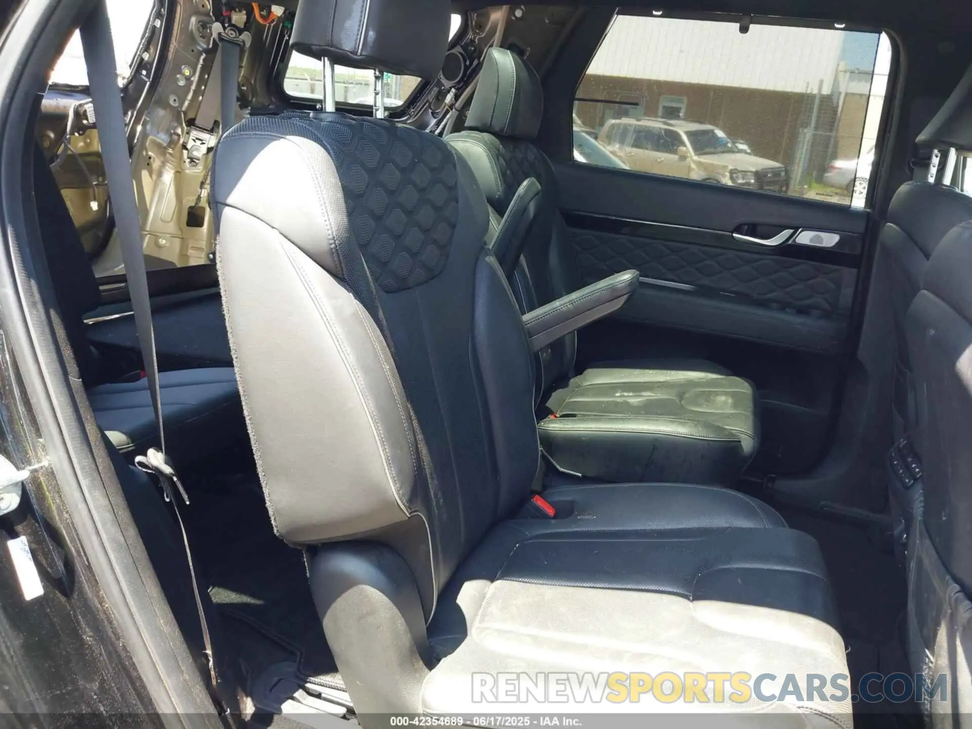 8 Photograph of a damaged car KM8R74HE2NU451792 HYUNDAI PALISADE 2022