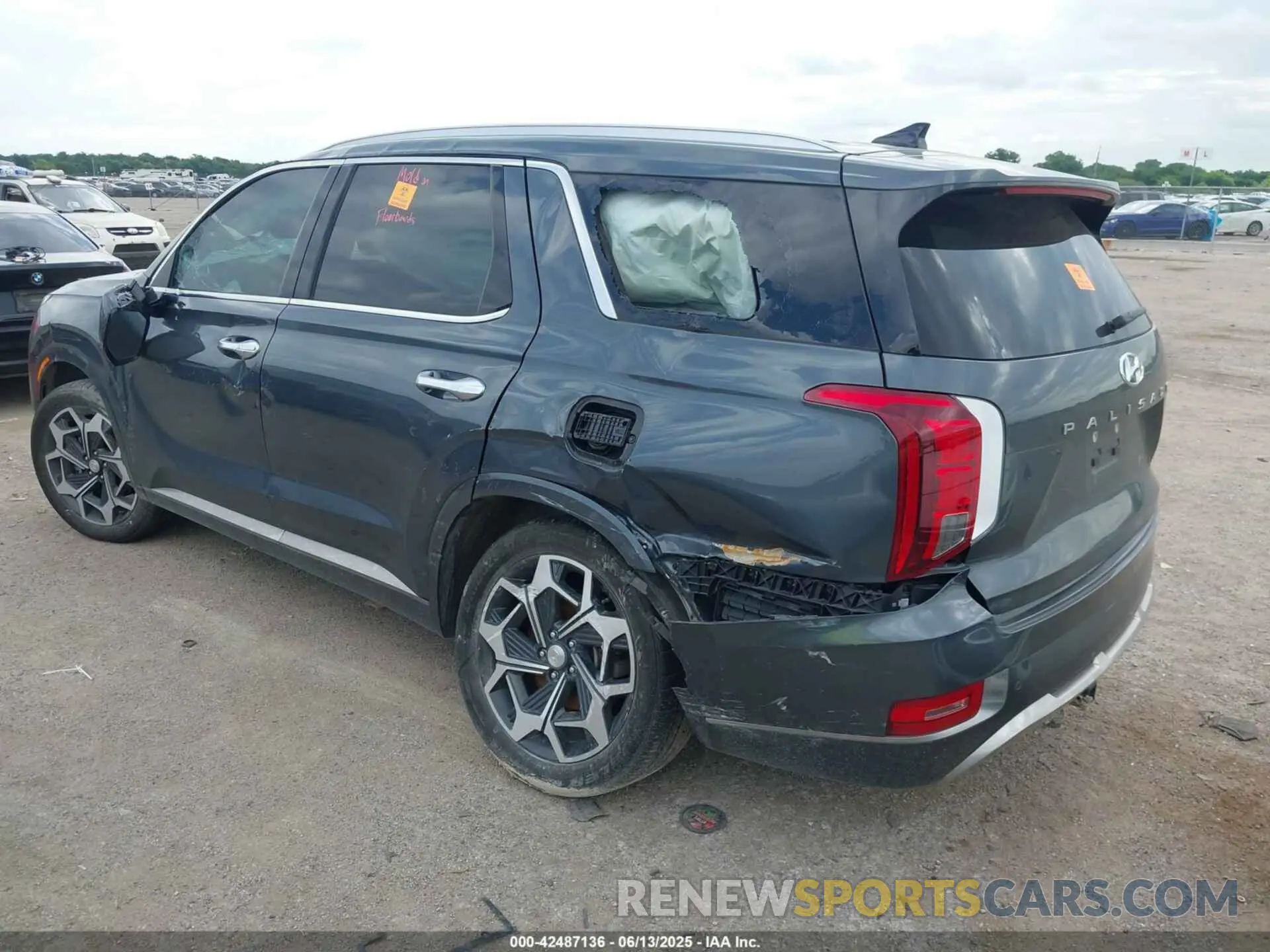 3 Photograph of a damaged car KM8R74HE4NU367604 HYUNDAI PALISADE 2022