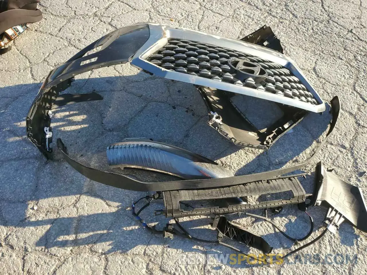 13 Photograph of a damaged car KM8R7DHE6NU453321 HYUNDAI PALISADE 2022