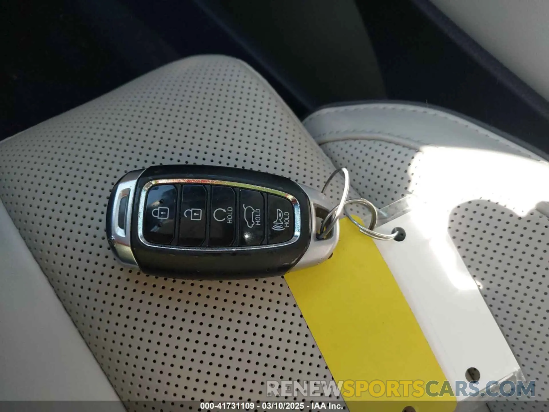 11 Photograph of a damaged car KM8R7DHE9NU361569 HYUNDAI PALISADE 2022