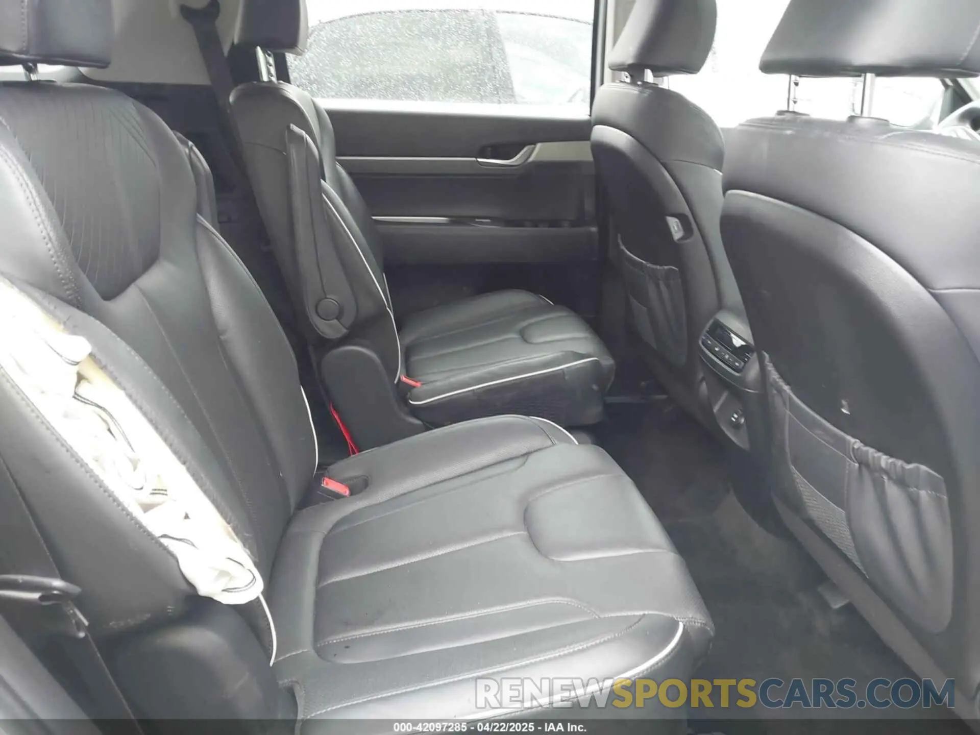 8 Photograph of a damaged car KM8R34GE5PU589665 HYUNDAI PALISADE 2023