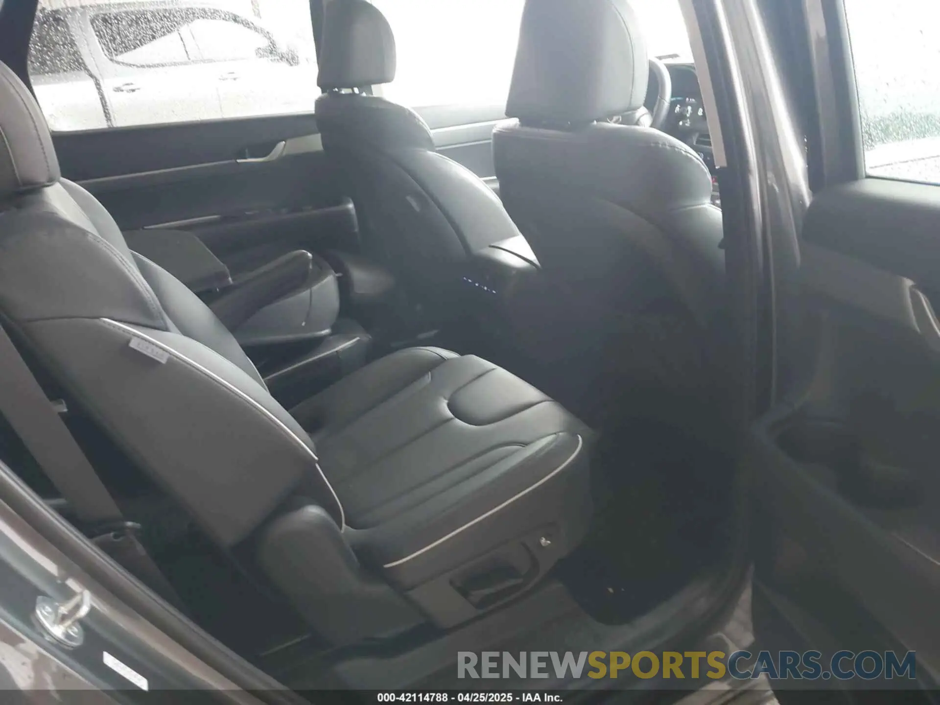 8 Photograph of a damaged car KM8R34GEXPU578788 HYUNDAI PALISADE 2023