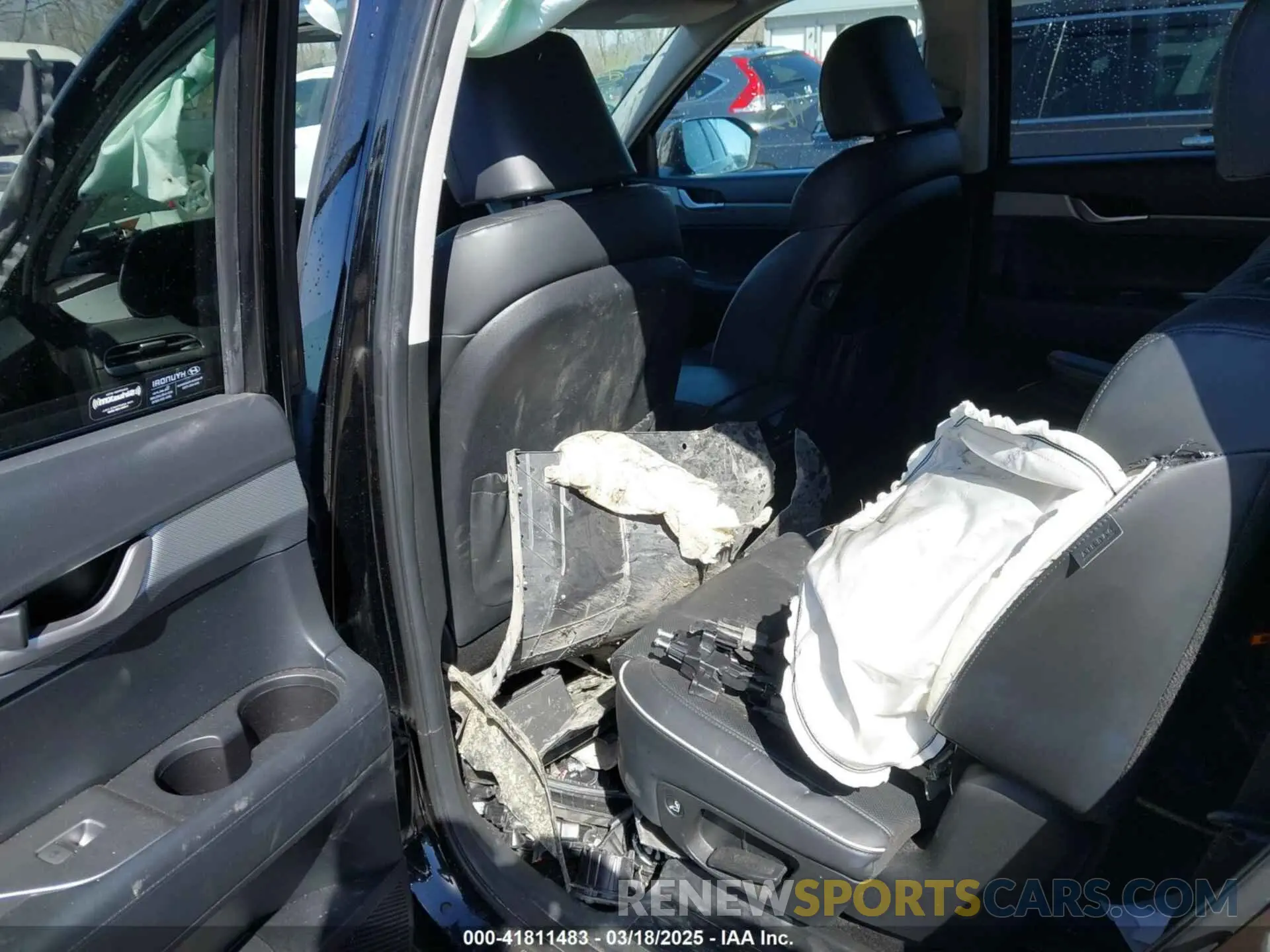8 Photograph of a damaged car KM8R3DGE3PU499396 HYUNDAI PALISADE 2023