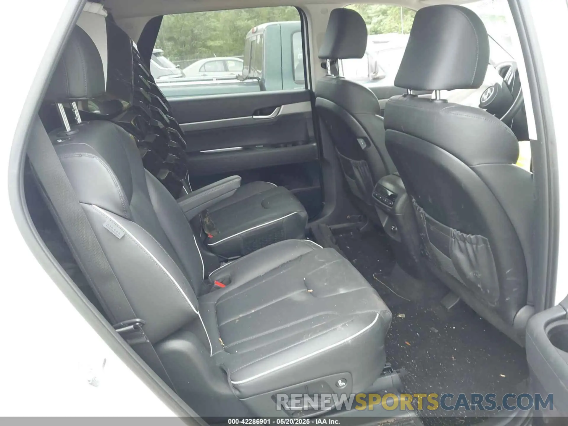 8 Photograph of a damaged car KM8R3DGE4PU576258 HYUNDAI PALISADE 2023