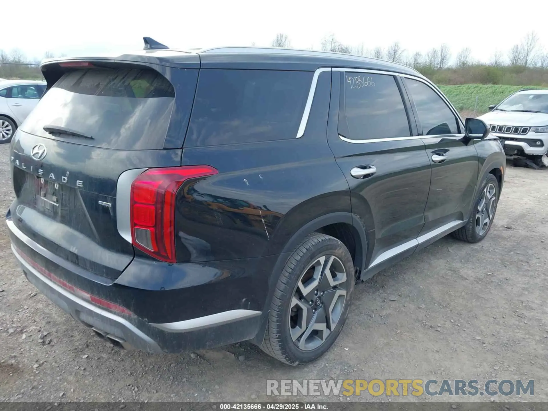4 Photograph of a damaged car KM8R4DGE5PU570952 HYUNDAI PALISADE 2023