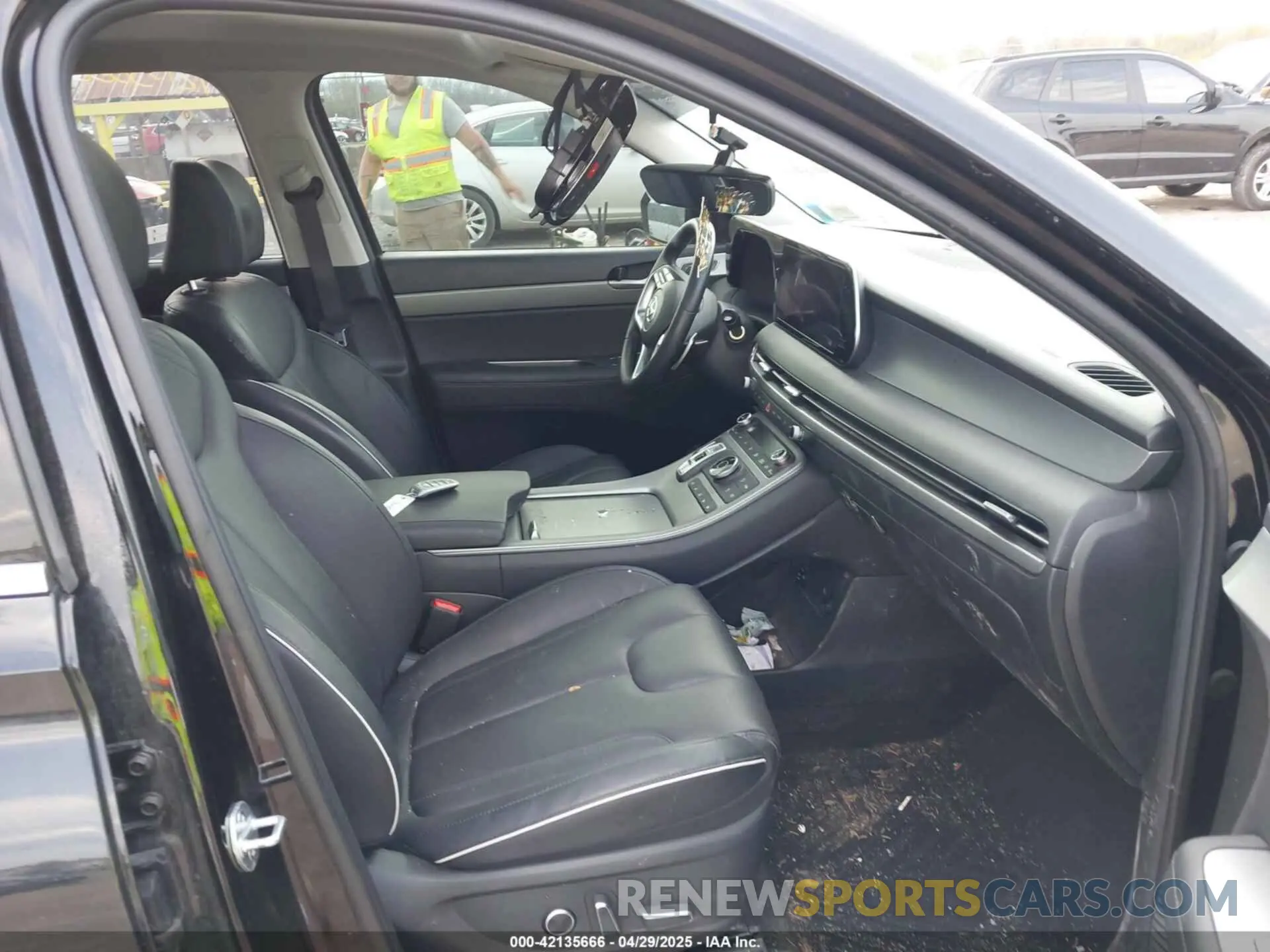 5 Photograph of a damaged car KM8R4DGE5PU570952 HYUNDAI PALISADE 2023