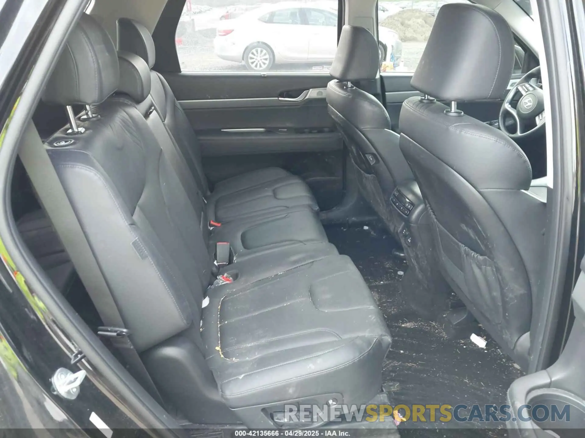 8 Photograph of a damaged car KM8R4DGE5PU570952 HYUNDAI PALISADE 2023