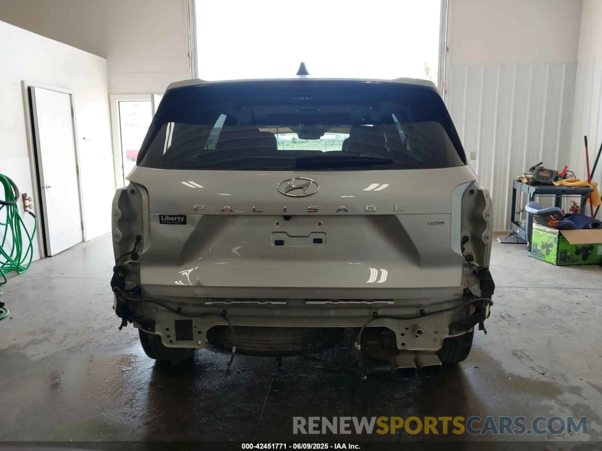 17 Photograph of a damaged car KM8R4DGE7PU574761 HYUNDAI PALISADE 2023