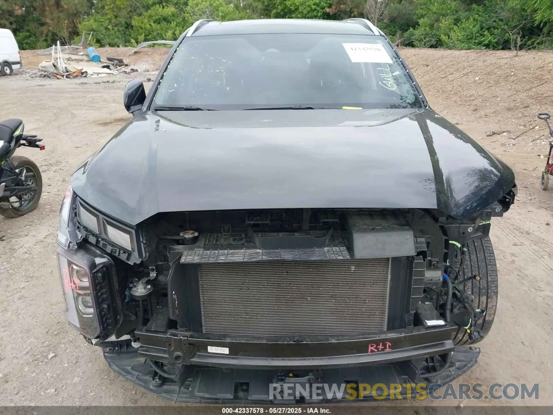 13 Photograph of a damaged car KM8R4DGEXPU589934 HYUNDAI PALISADE 2023