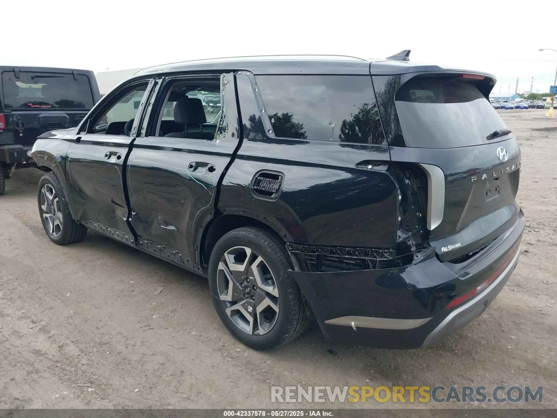 3 Photograph of a damaged car KM8R4DGEXPU589934 HYUNDAI PALISADE 2023