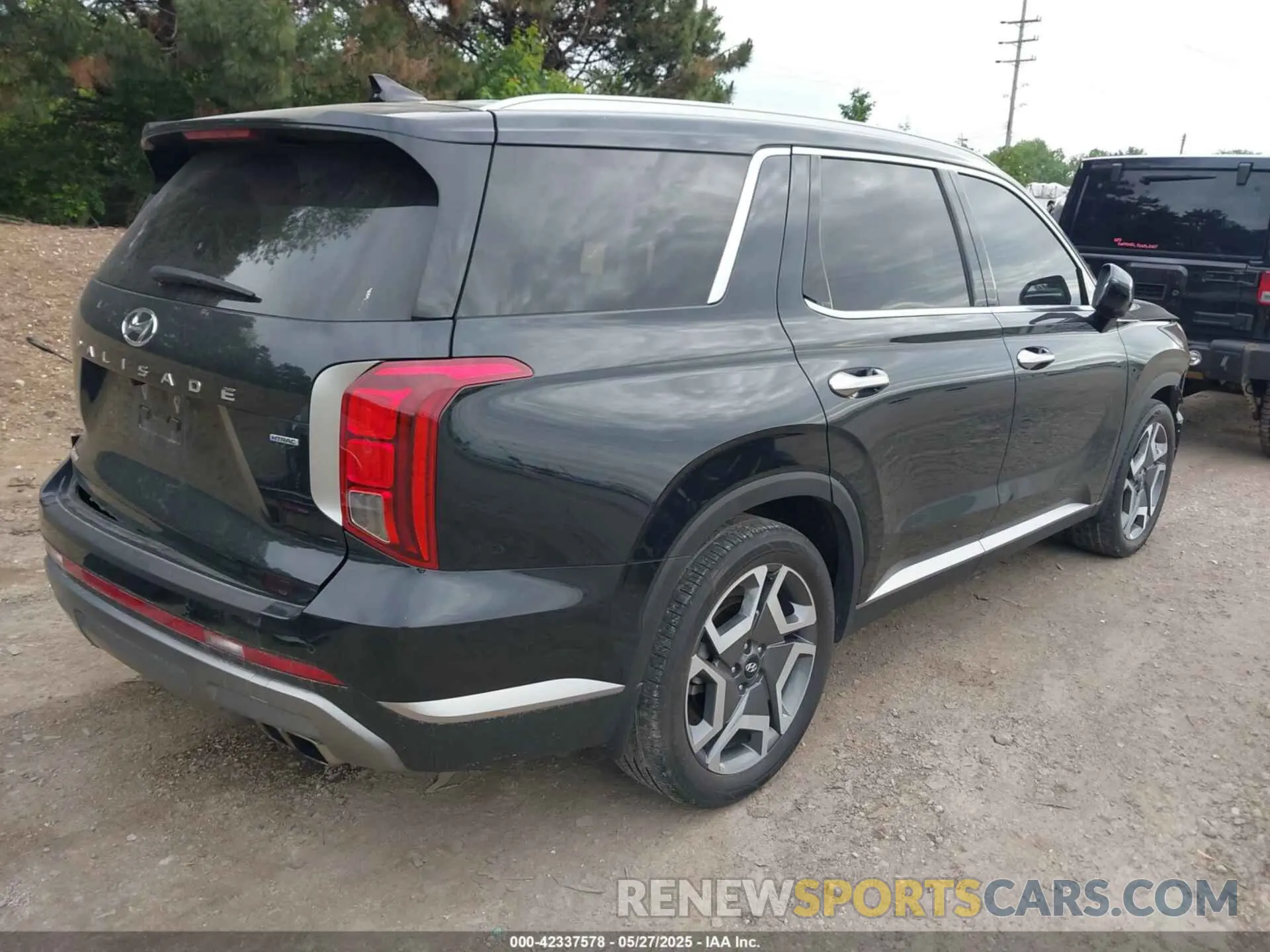 4 Photograph of a damaged car KM8R4DGEXPU589934 HYUNDAI PALISADE 2023