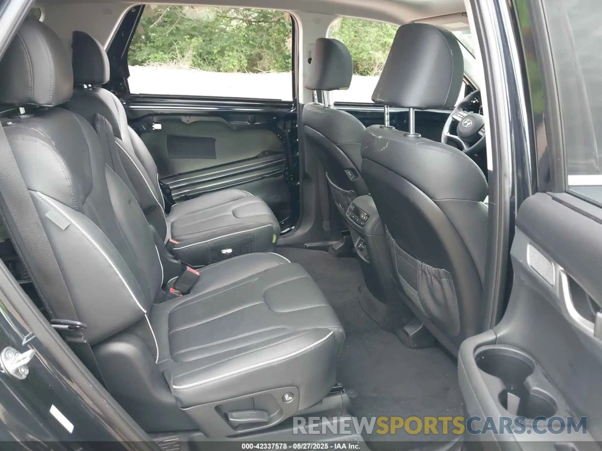 8 Photograph of a damaged car KM8R4DGEXPU589934 HYUNDAI PALISADE 2023