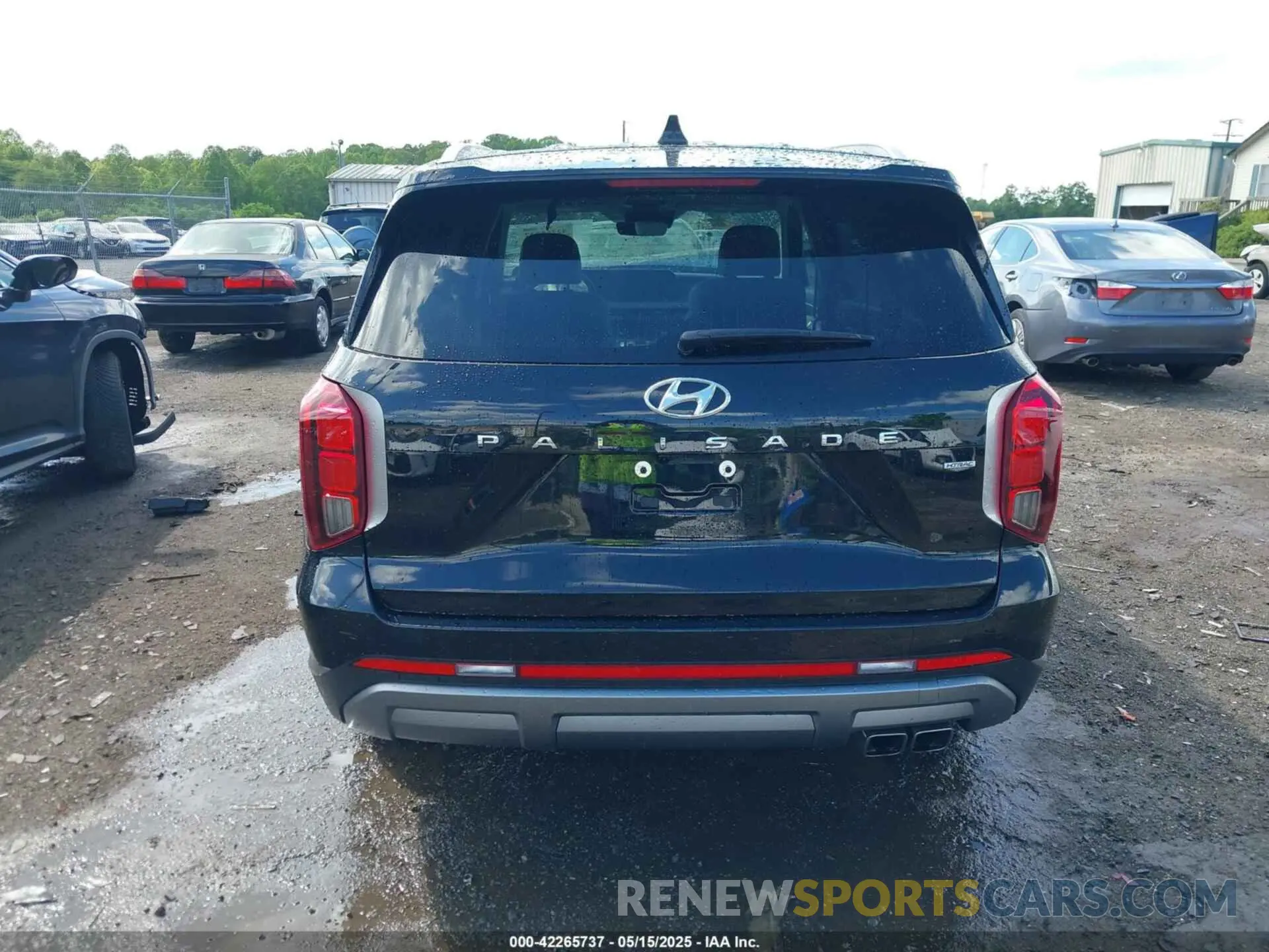 17 Photograph of a damaged car KM8R4DGEXPU625217 HYUNDAI PALISADE 2023