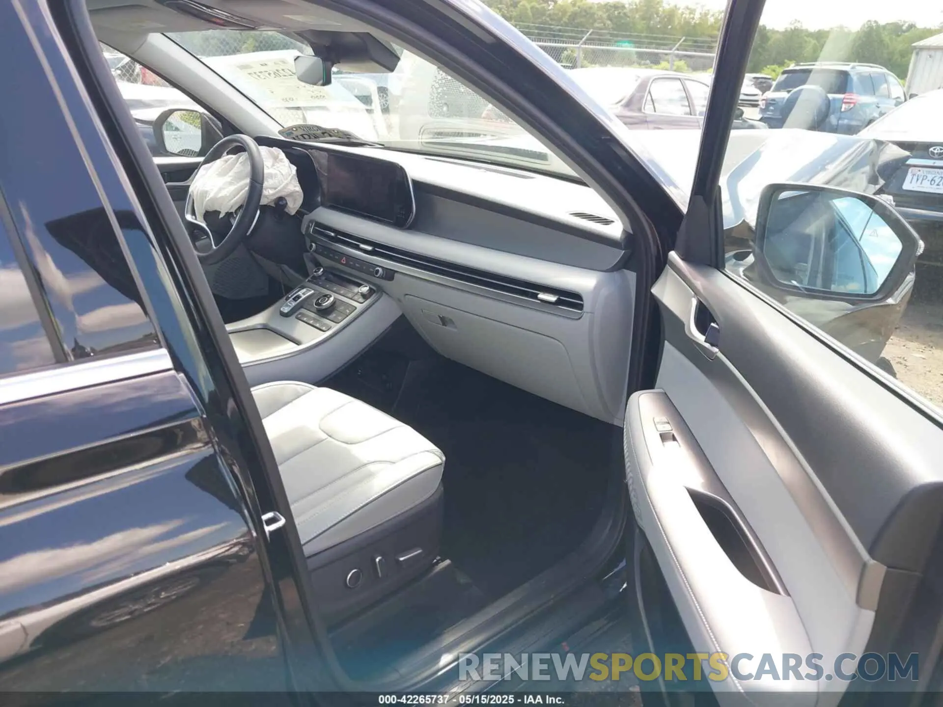 5 Photograph of a damaged car KM8R4DGEXPU625217 HYUNDAI PALISADE 2023