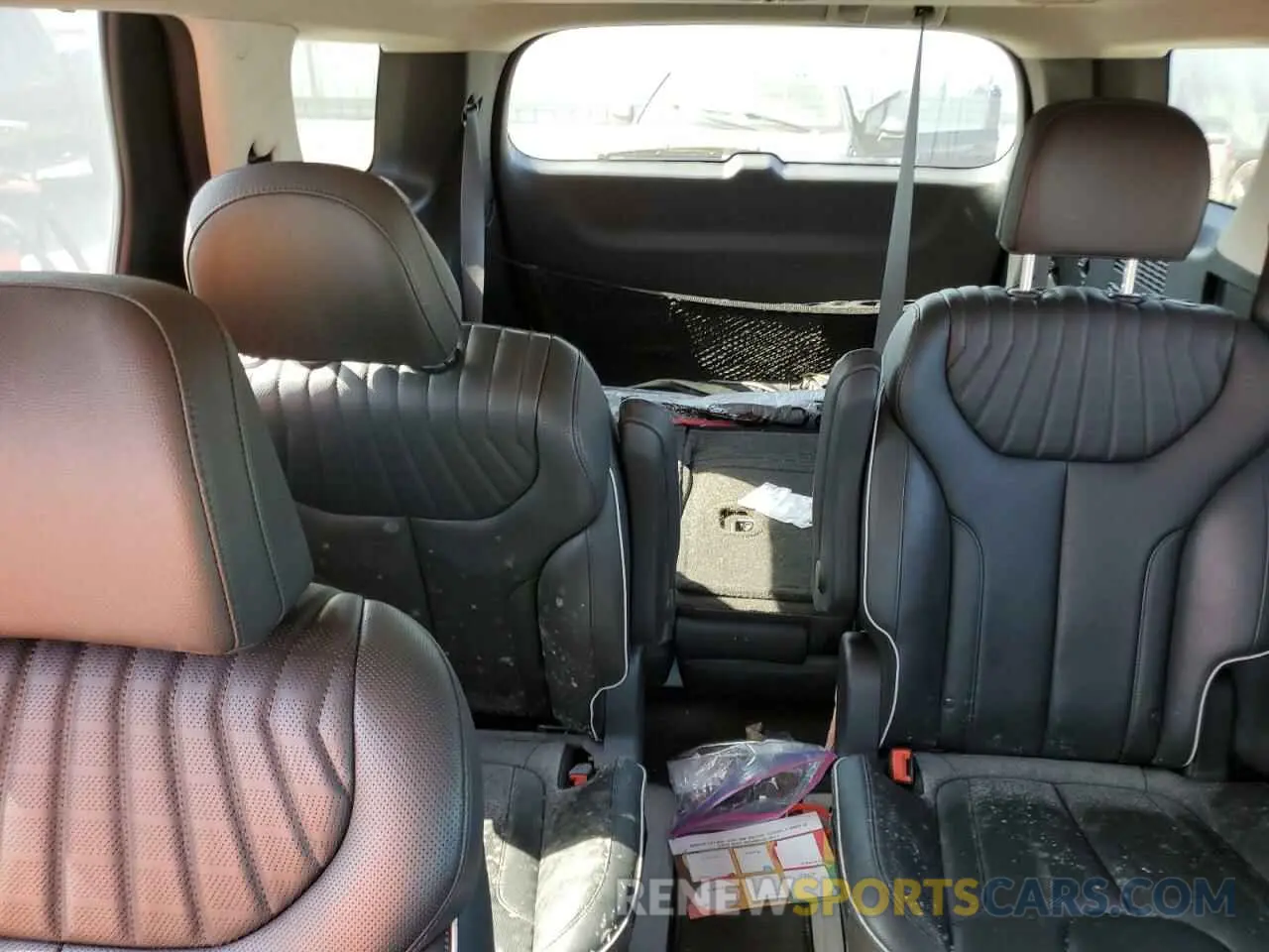 10 Photograph of a damaged car KM8R54GE5PU561536 HYUNDAI PALISADE 2023