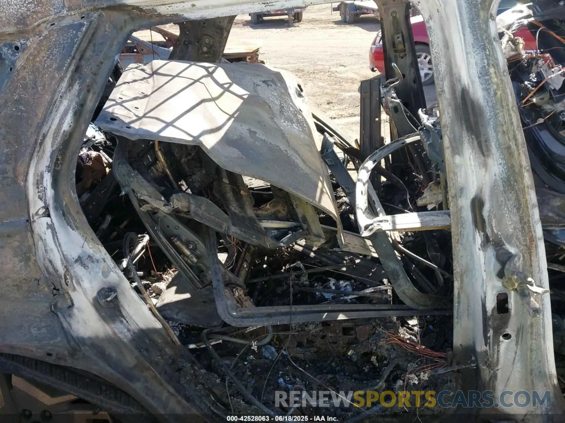 8 Photograph of a damaged car KM8R54GEXPU507133 HYUNDAI PALISADE 2023