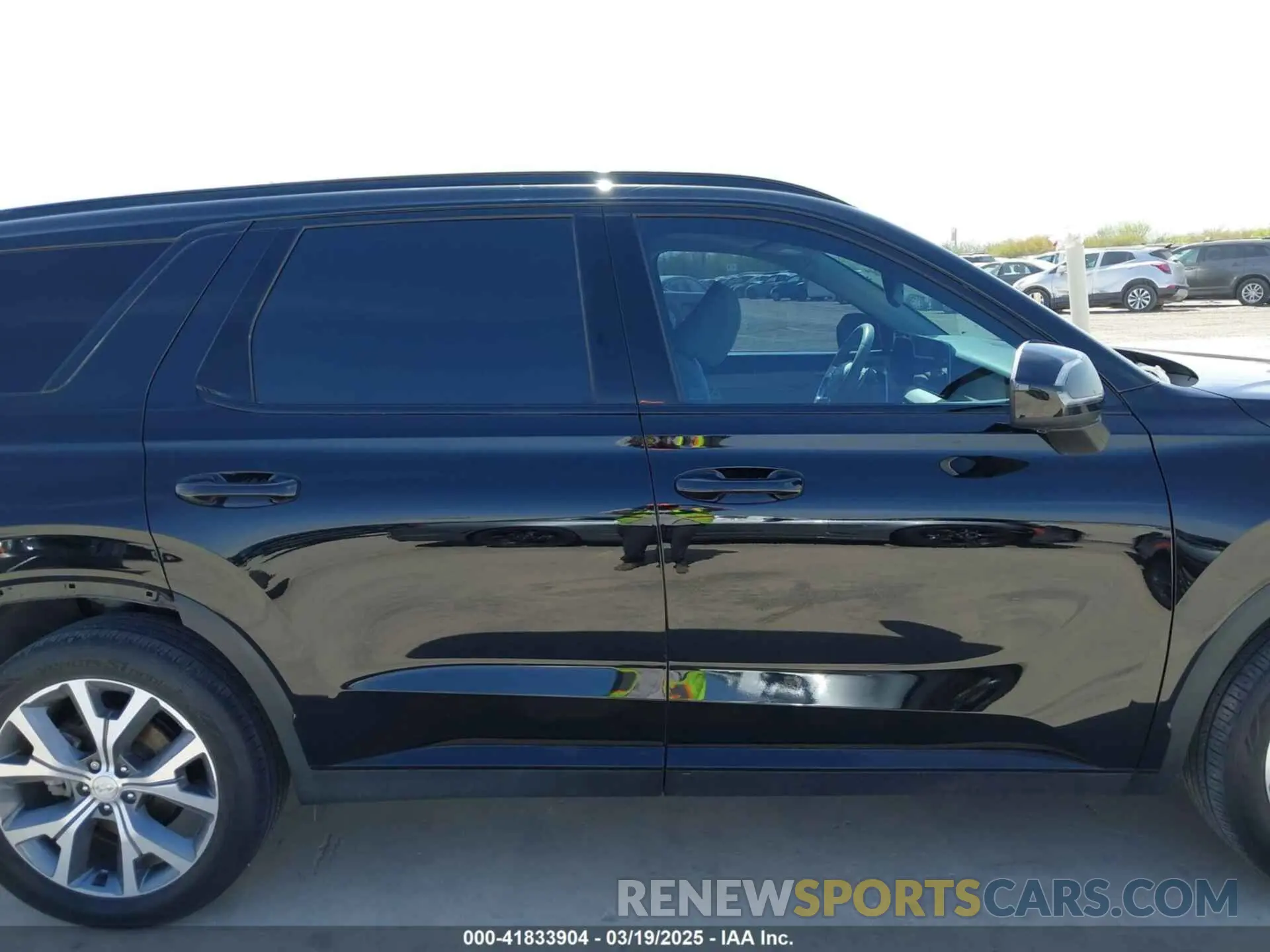 14 Photograph of a damaged car KM8R54GEXPU525177 HYUNDAI PALISADE 2023