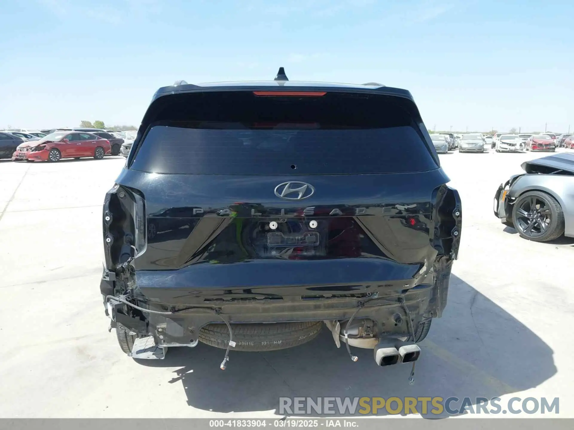 17 Photograph of a damaged car KM8R54GEXPU525177 HYUNDAI PALISADE 2023