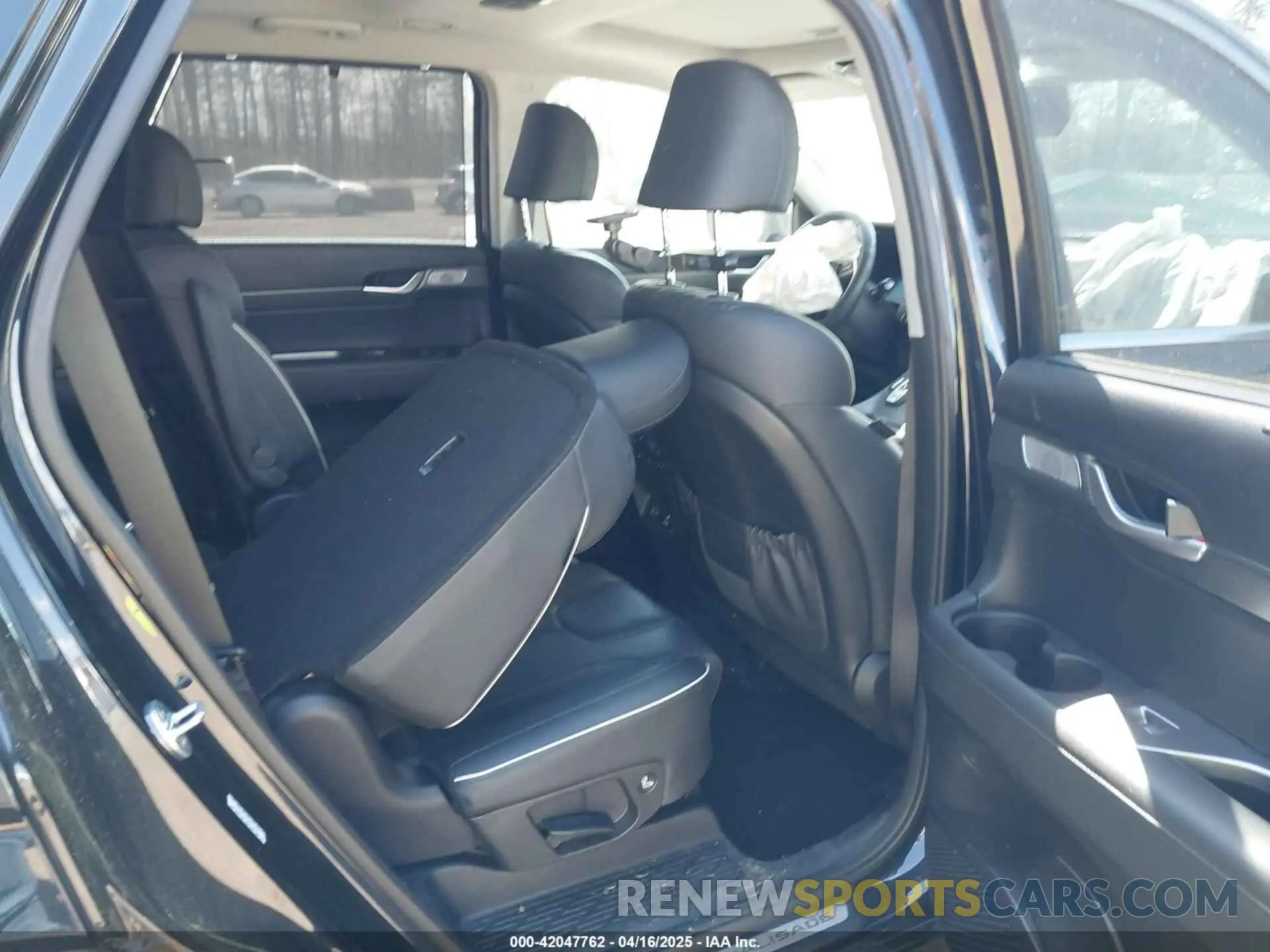 8 Photograph of a damaged car KM8R5DGE0PU536527 HYUNDAI PALISADE 2023
