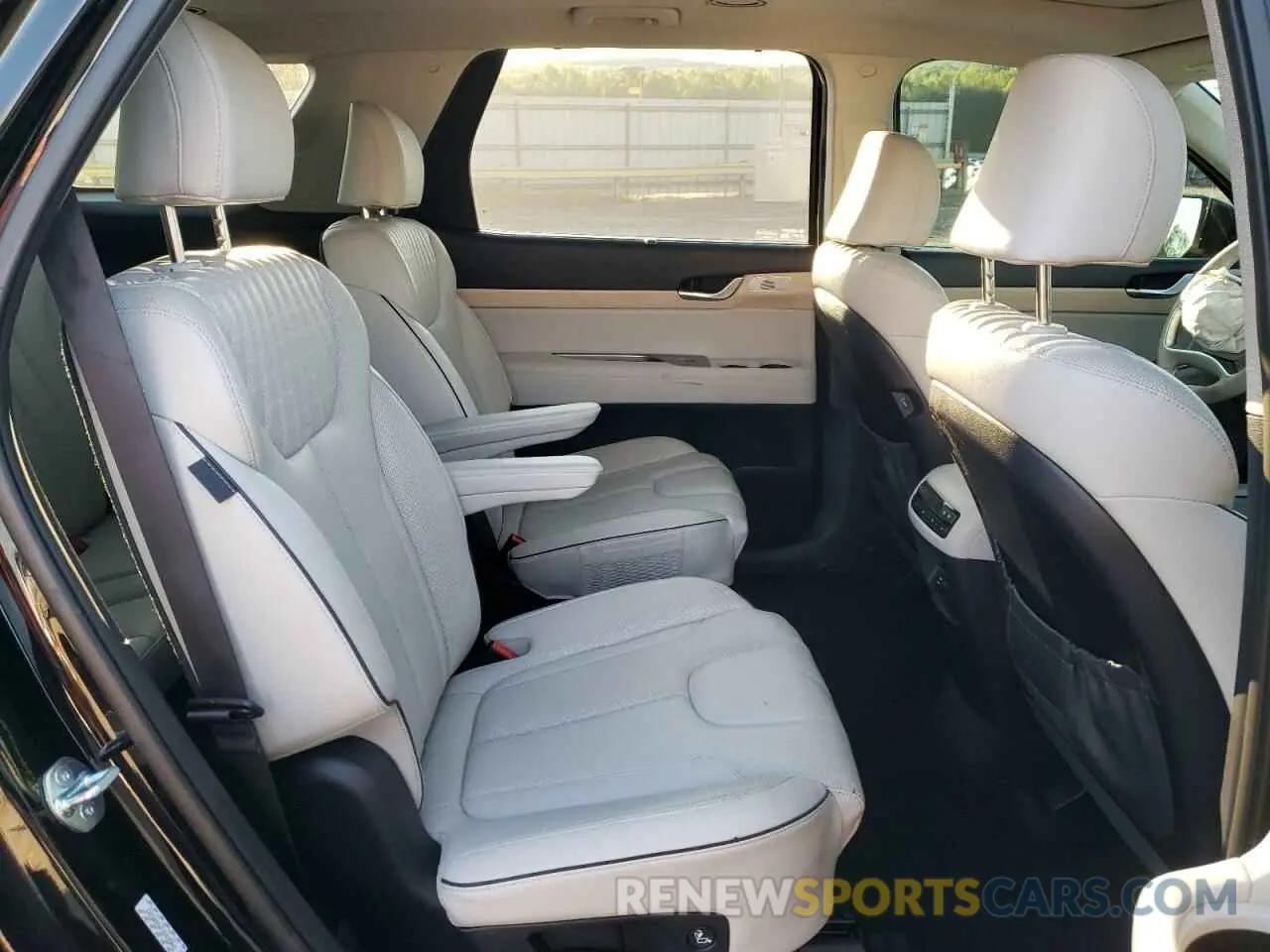 11 Photograph of a damaged car KM8R5DGE1PU605323 HYUNDAI PALISADE 2023