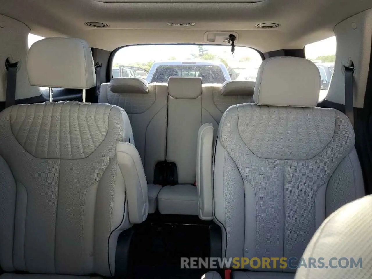 10 Photograph of a damaged car KM8R5DGE6PU598904 HYUNDAI PALISADE 2023