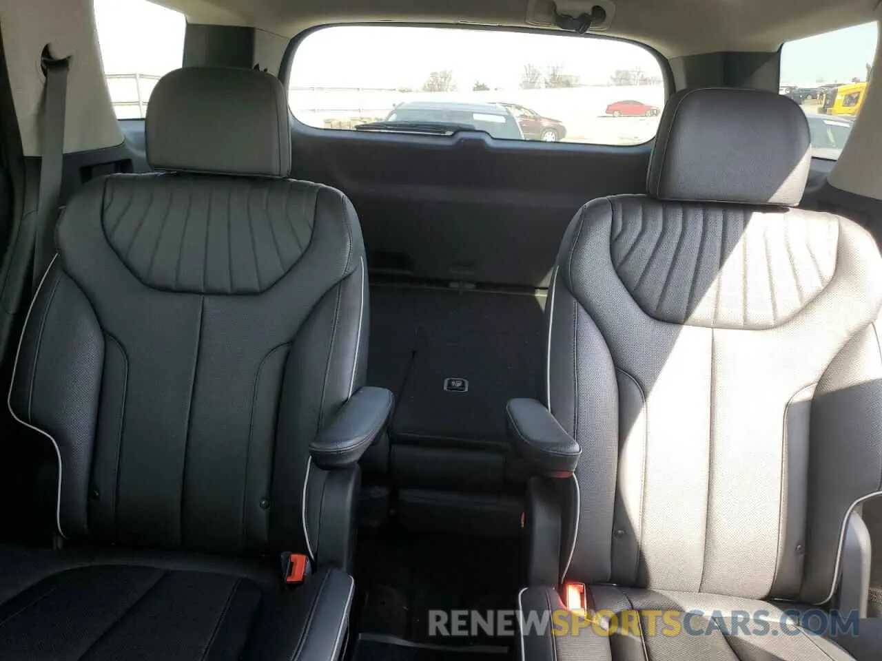 10 Photograph of a damaged car KM8R5DGEXPU493976 HYUNDAI PALISADE 2023