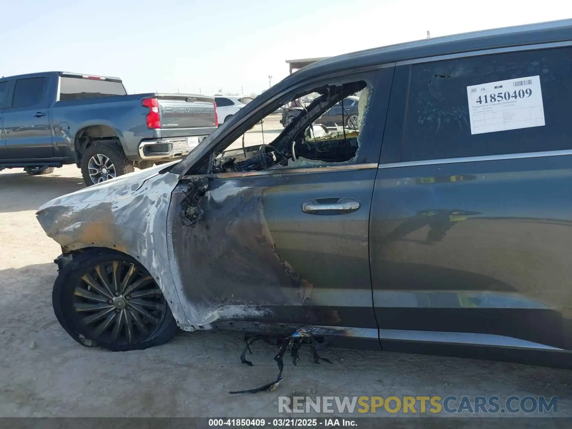 14 Photograph of a damaged car KM8R74GE2PU561200 HYUNDAI PALISADE 2023