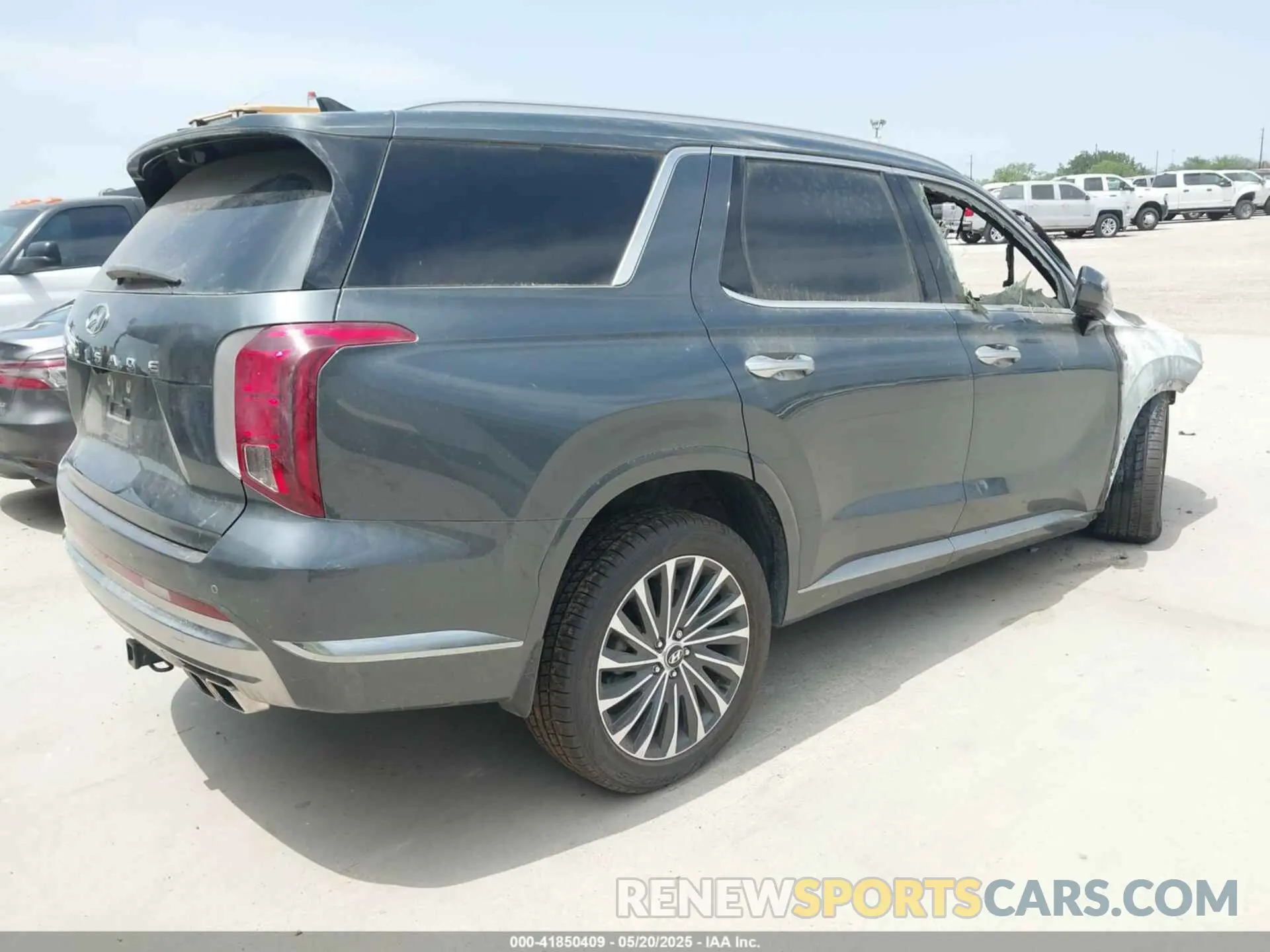 4 Photograph of a damaged car KM8R74GE2PU561200 HYUNDAI PALISADE 2023